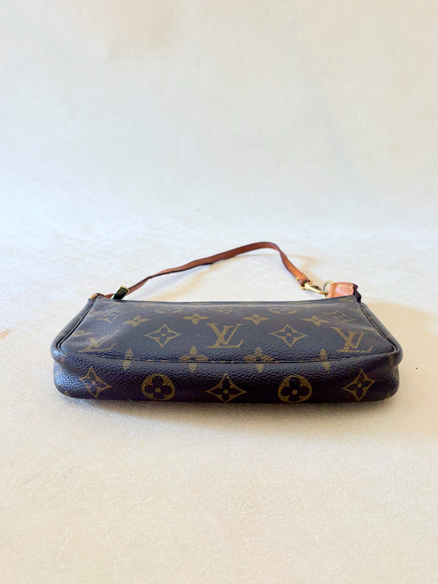 LOUIS VUITTON Pochette Accessoires
