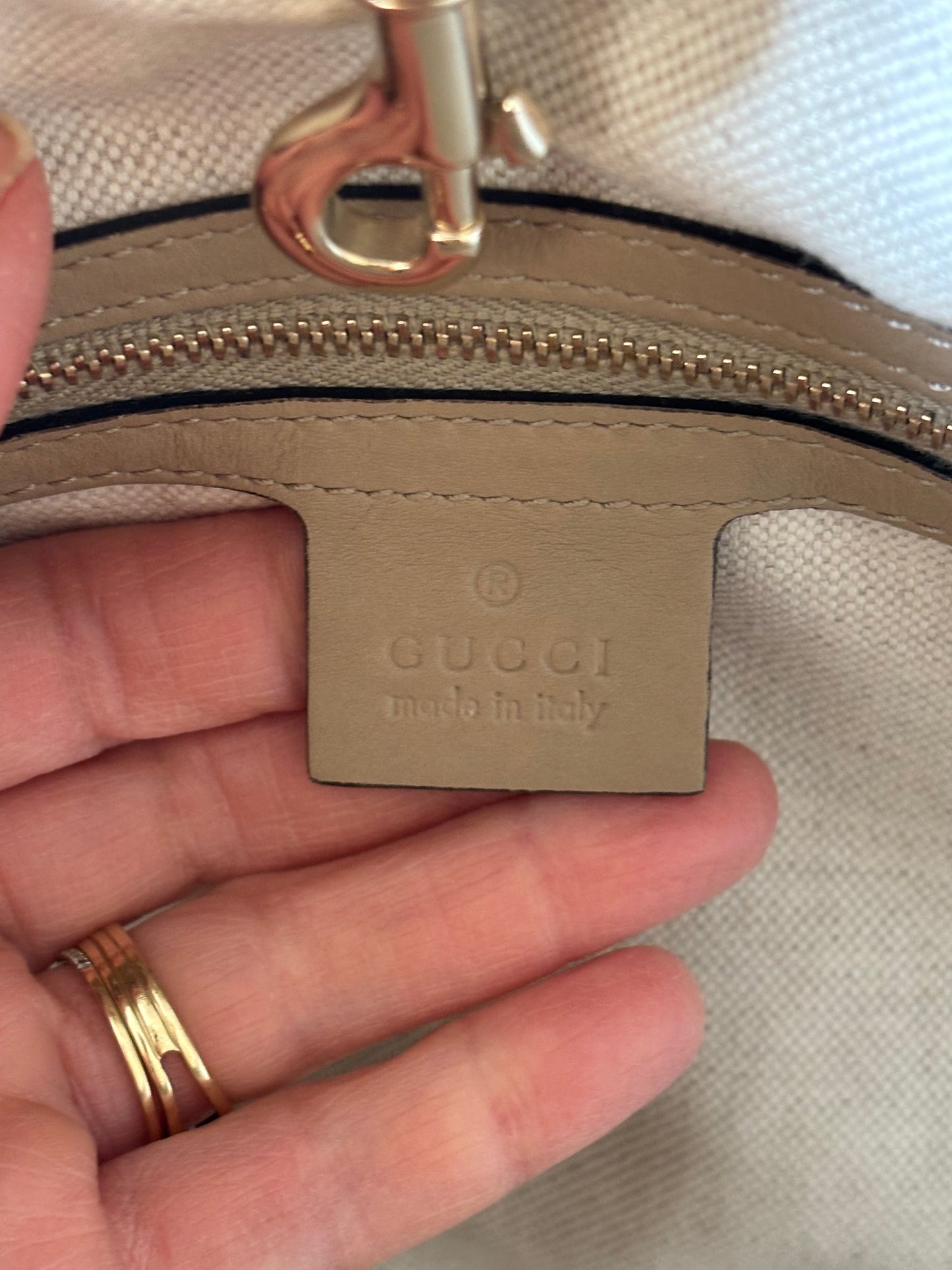 GUCCI Sac Cabas Guccissima