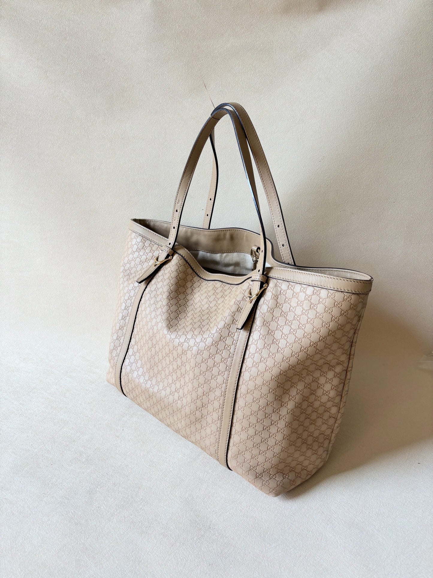 GUCCI Sac Cabas Guccissima