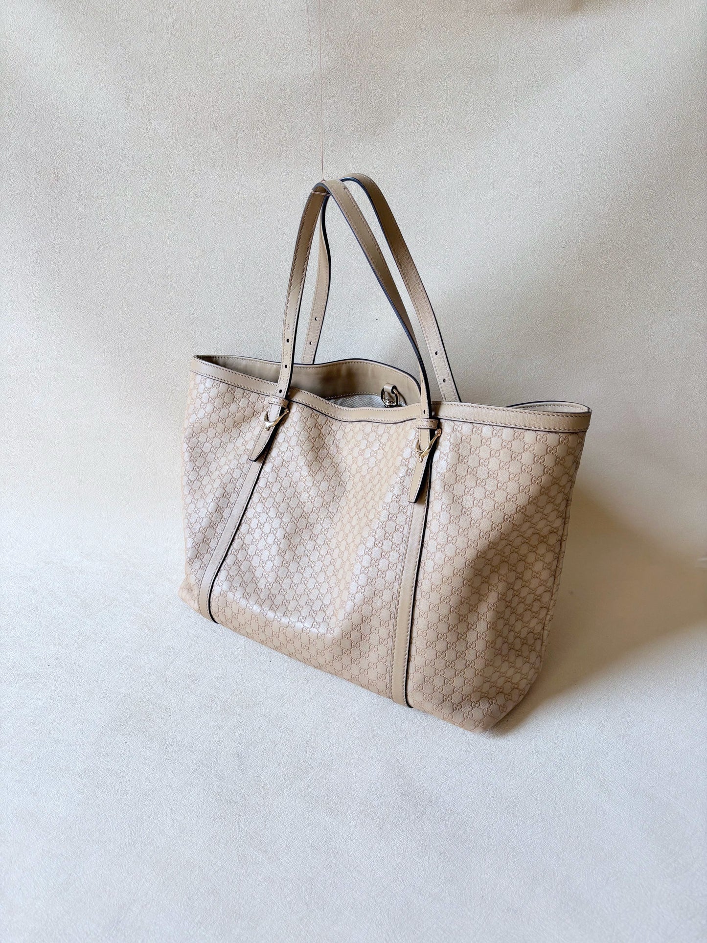 GUCCI Sac Cabas Guccissima