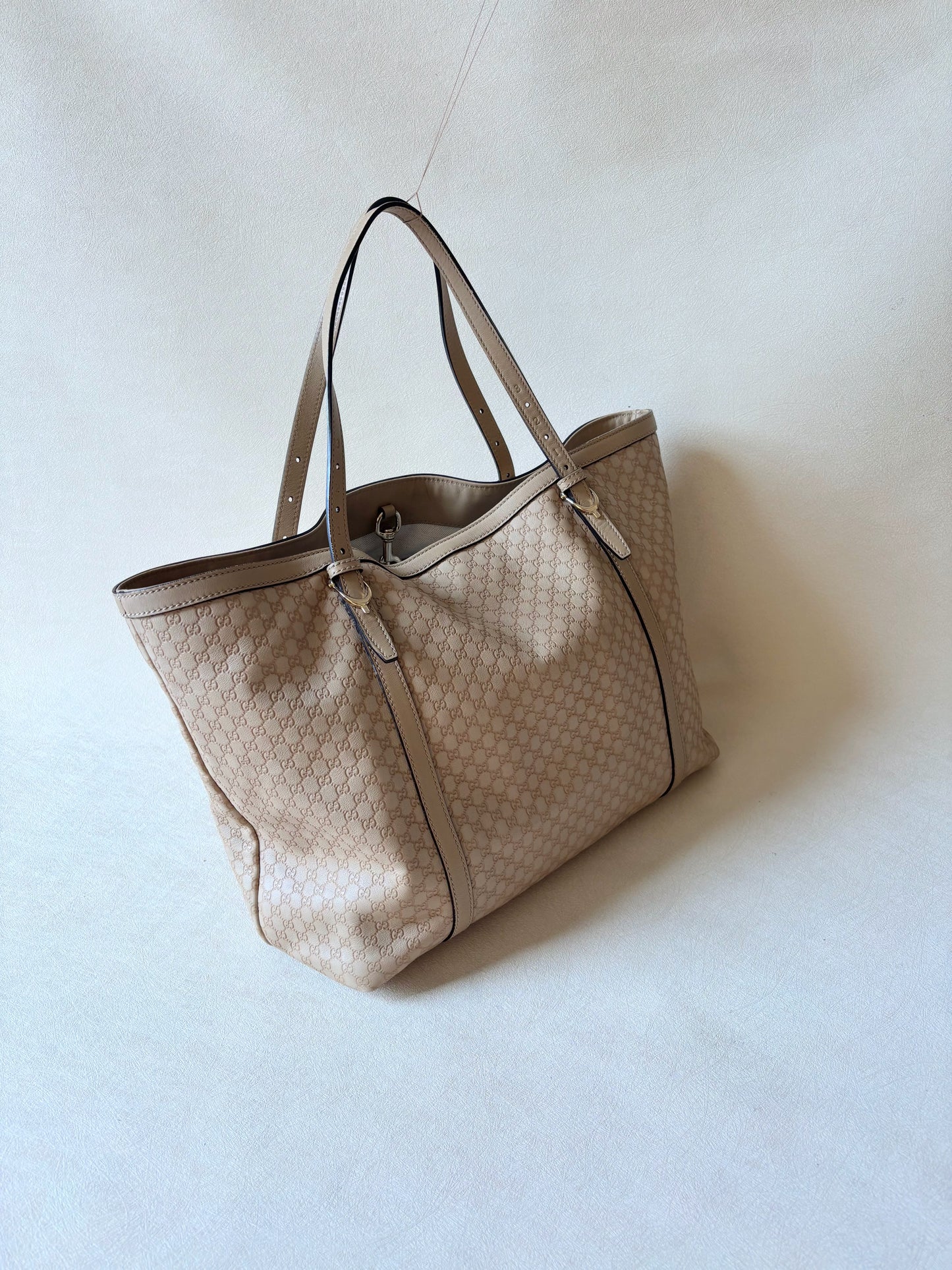 GUCCI Sac Cabas Guccissima