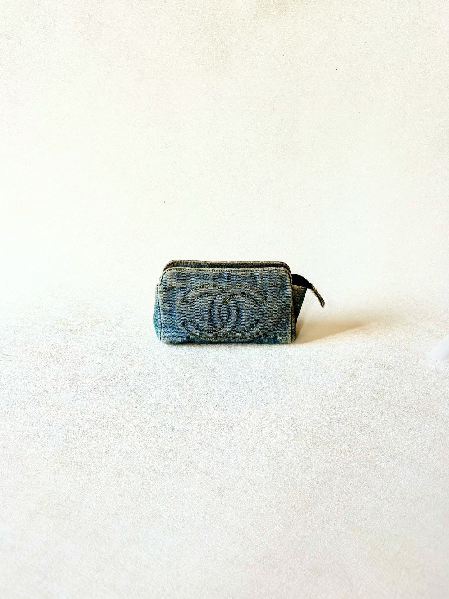 CHANEL Pochette Denim