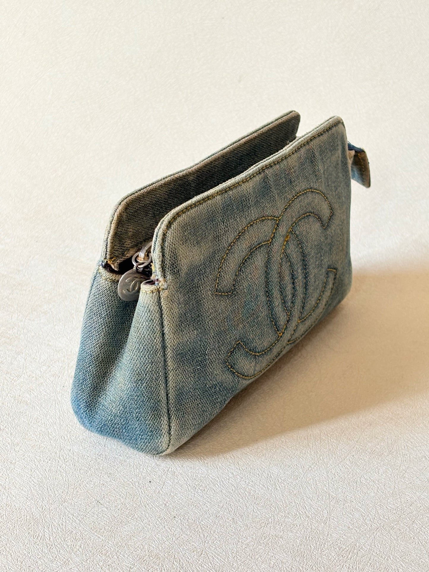 CHANEL Pochette Denim