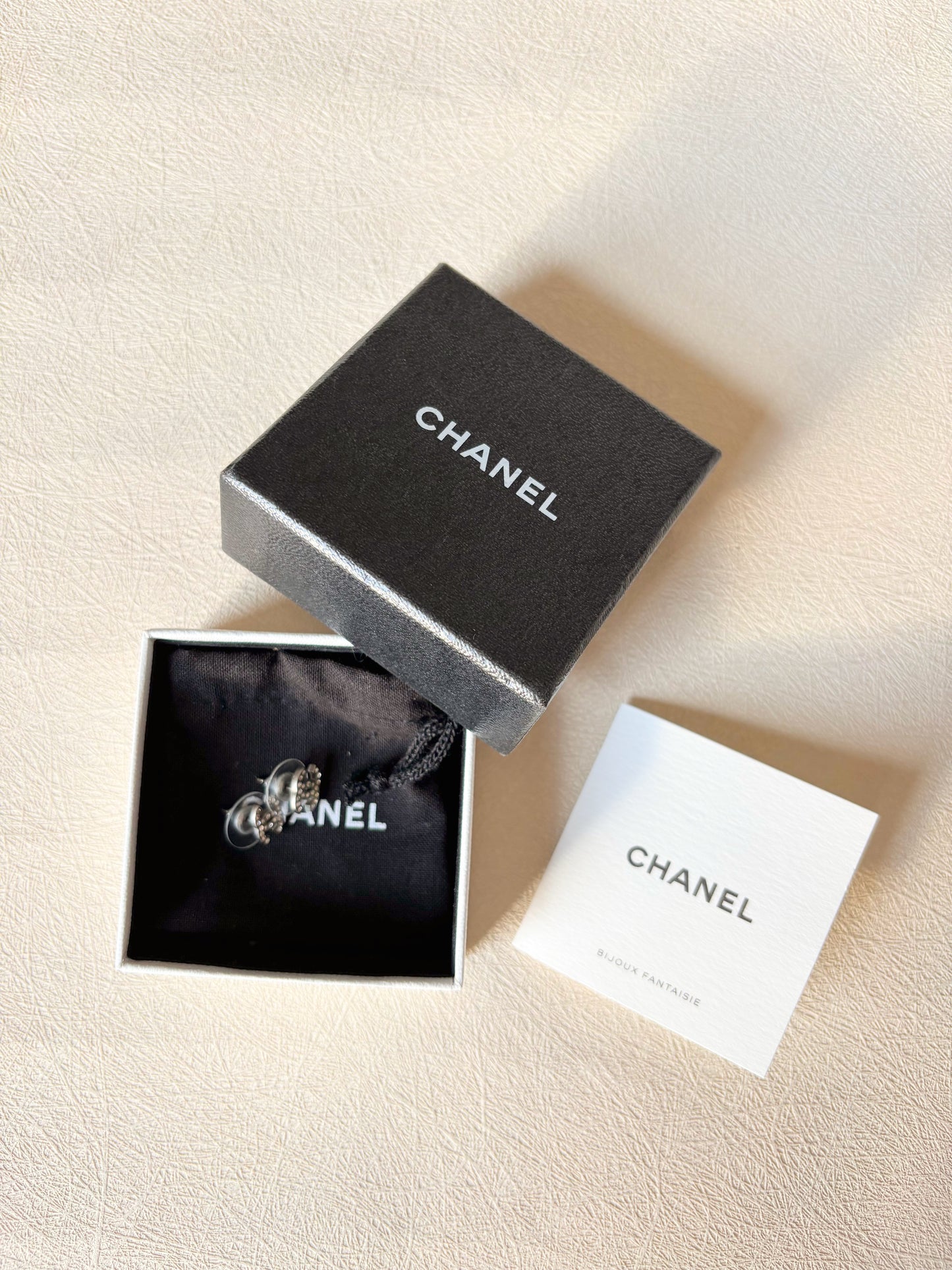 CHANEL Boucles d'oreilles