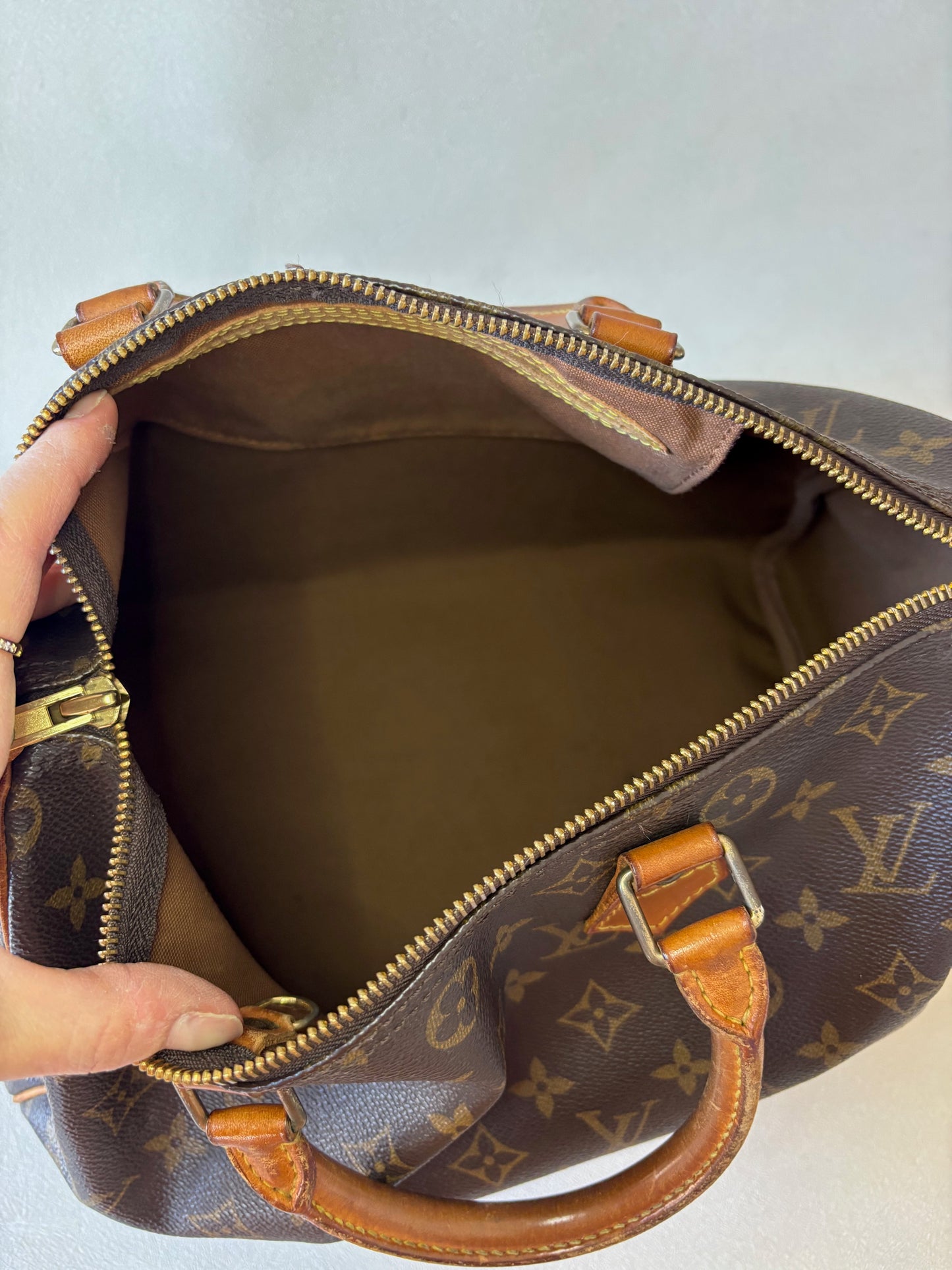 LOUIS VUITTON Speedy 30