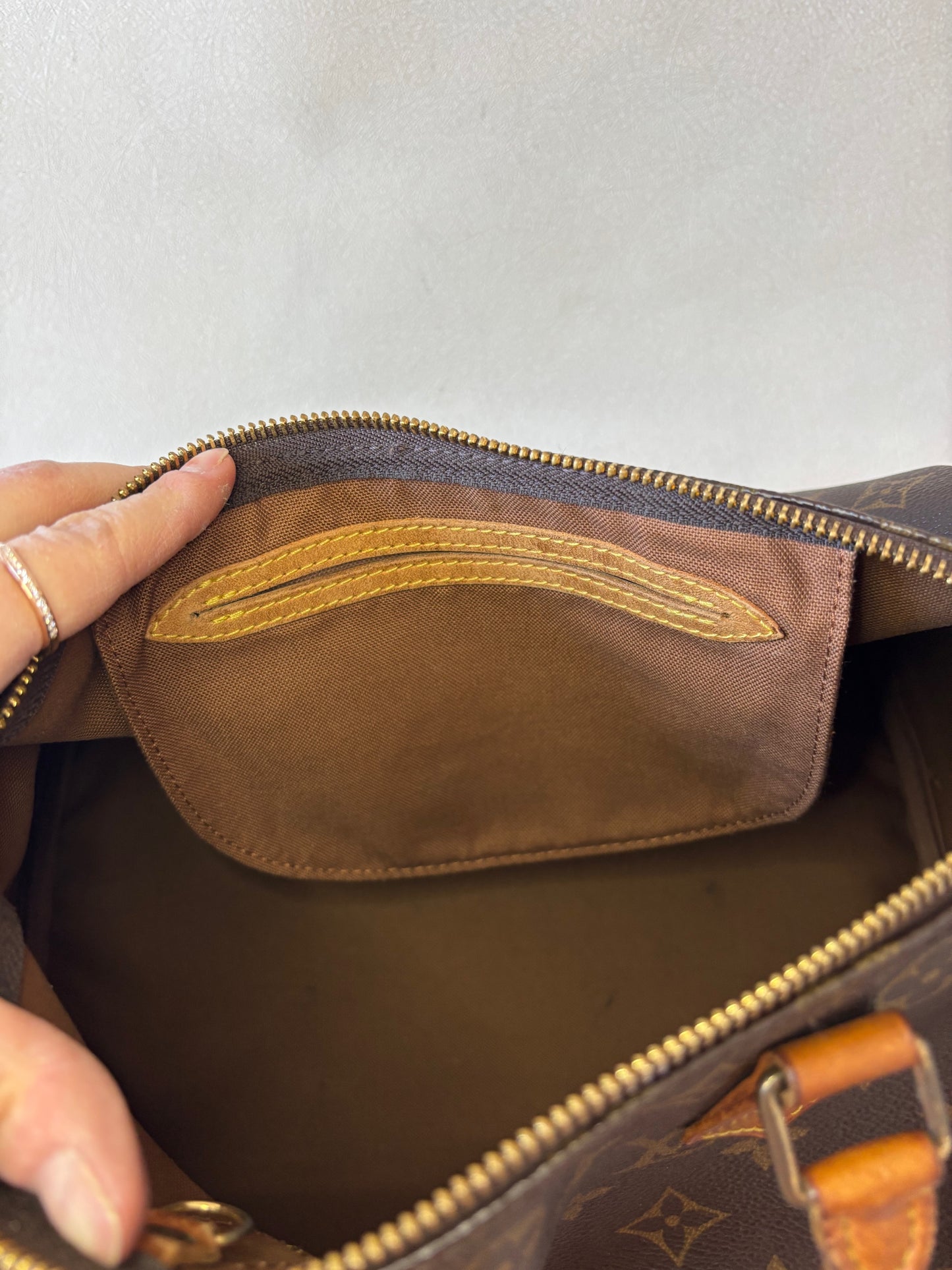 LOUIS VUITTON Speedy 30