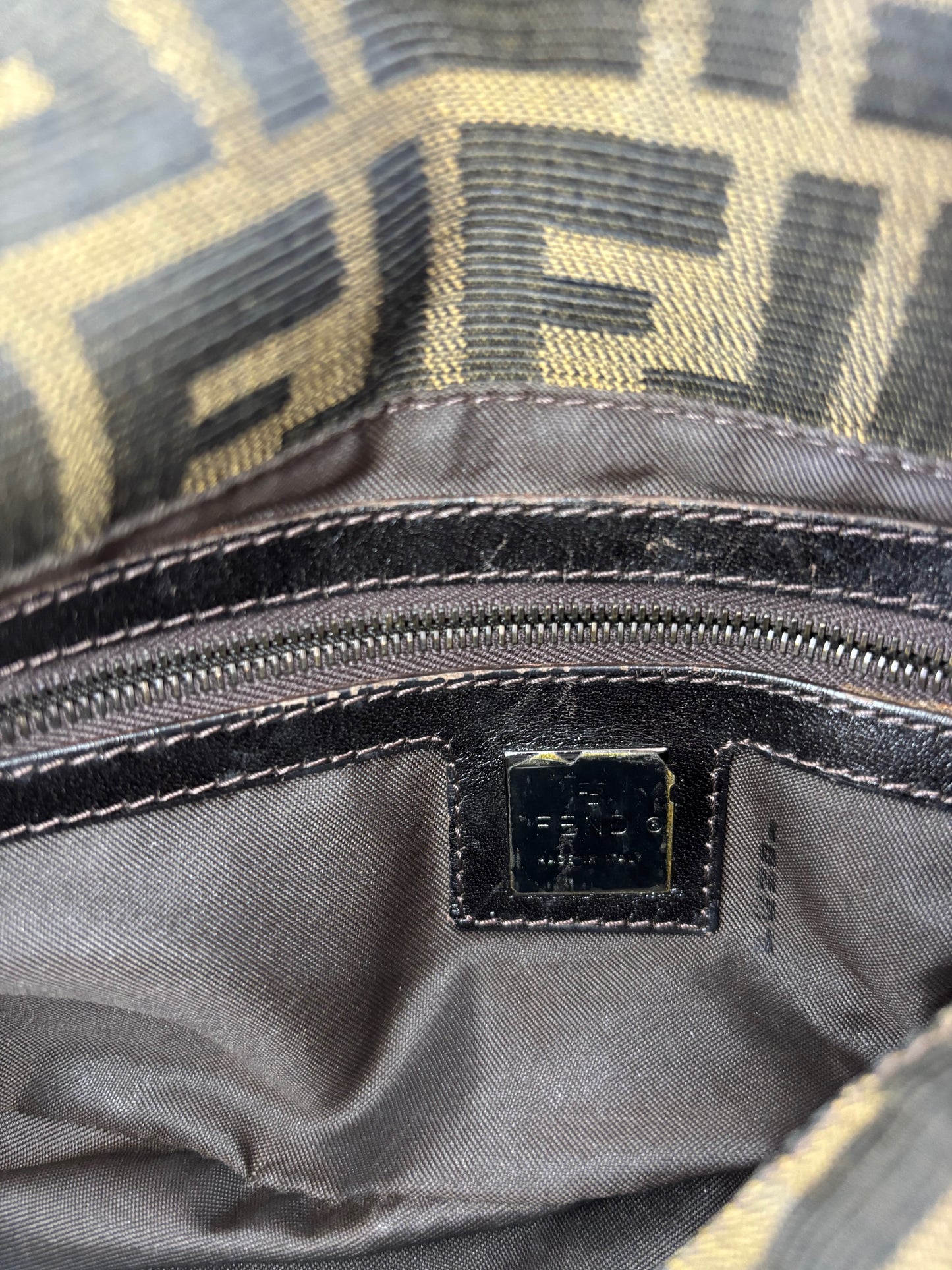 FENDI Sac Baguette Zucca