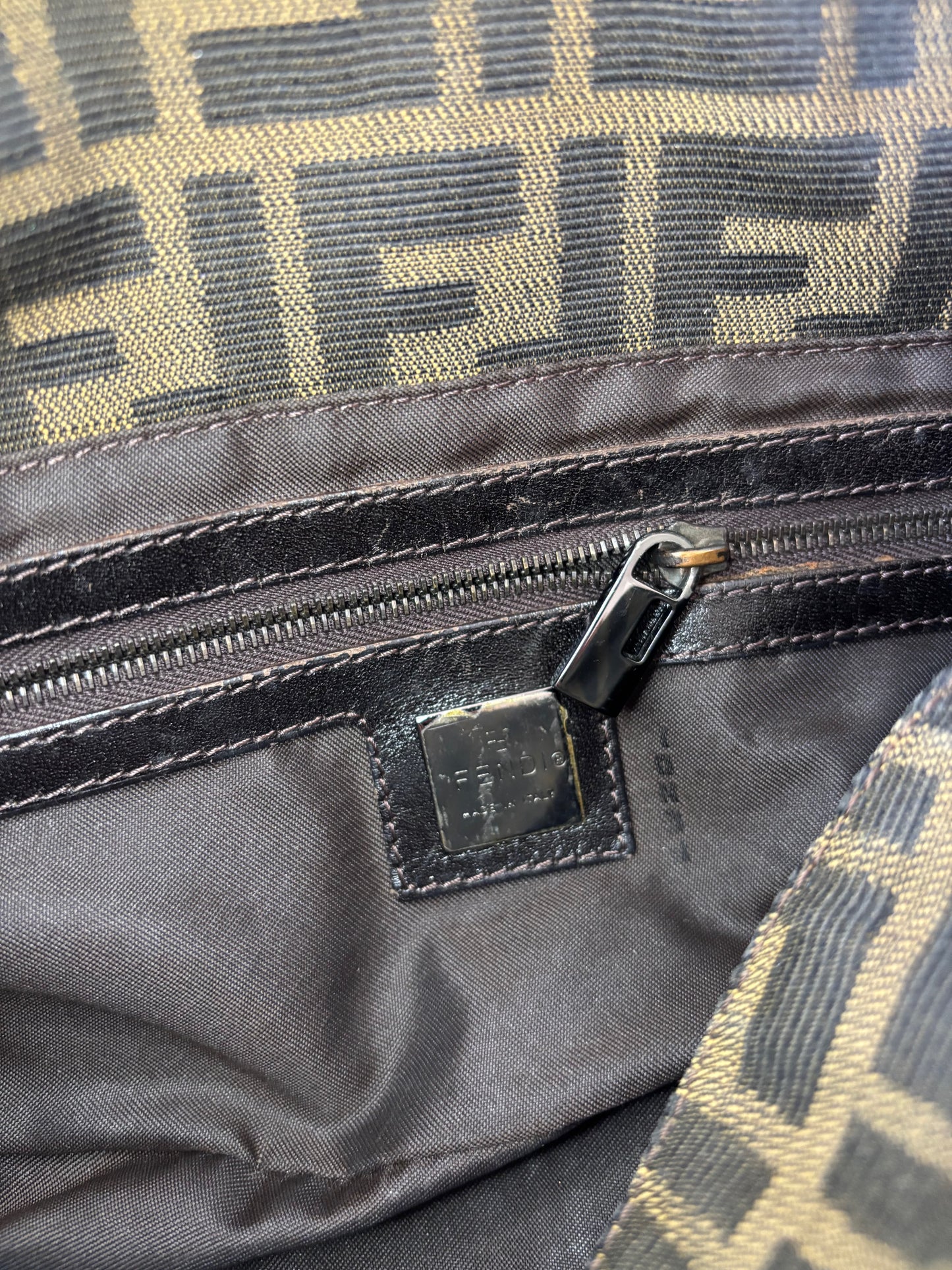 FENDI Sac Baguette Zucca