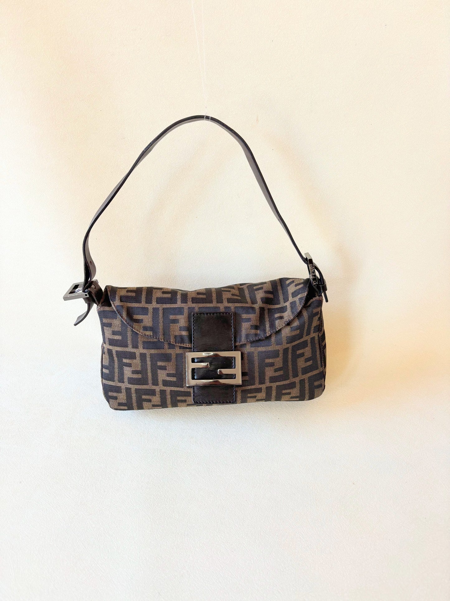 FENDI Sac Baguette Zucca
