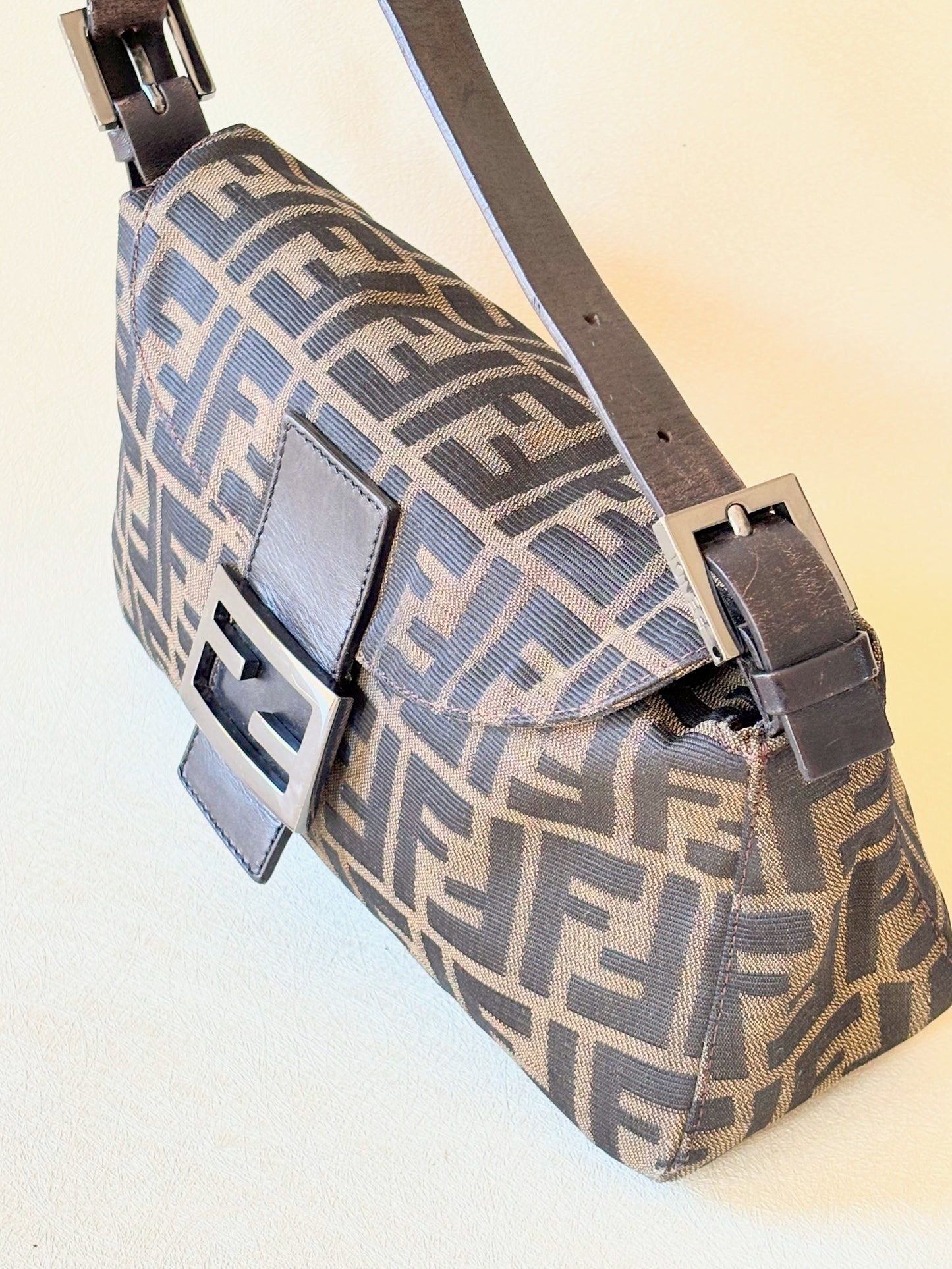 FENDI Sac Baguette Zucca