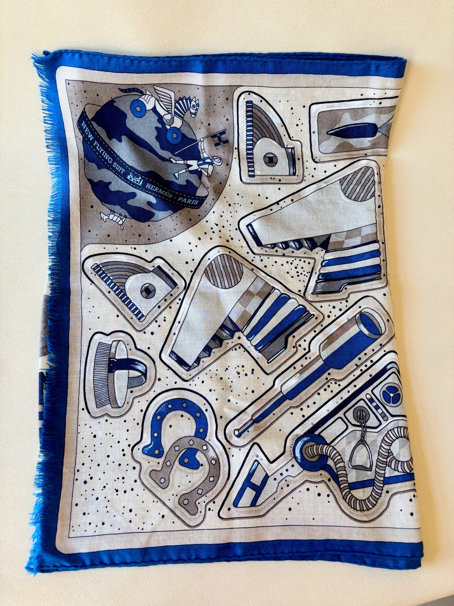 HERMÈS Châle Rectangle Cosmic Horse Set
