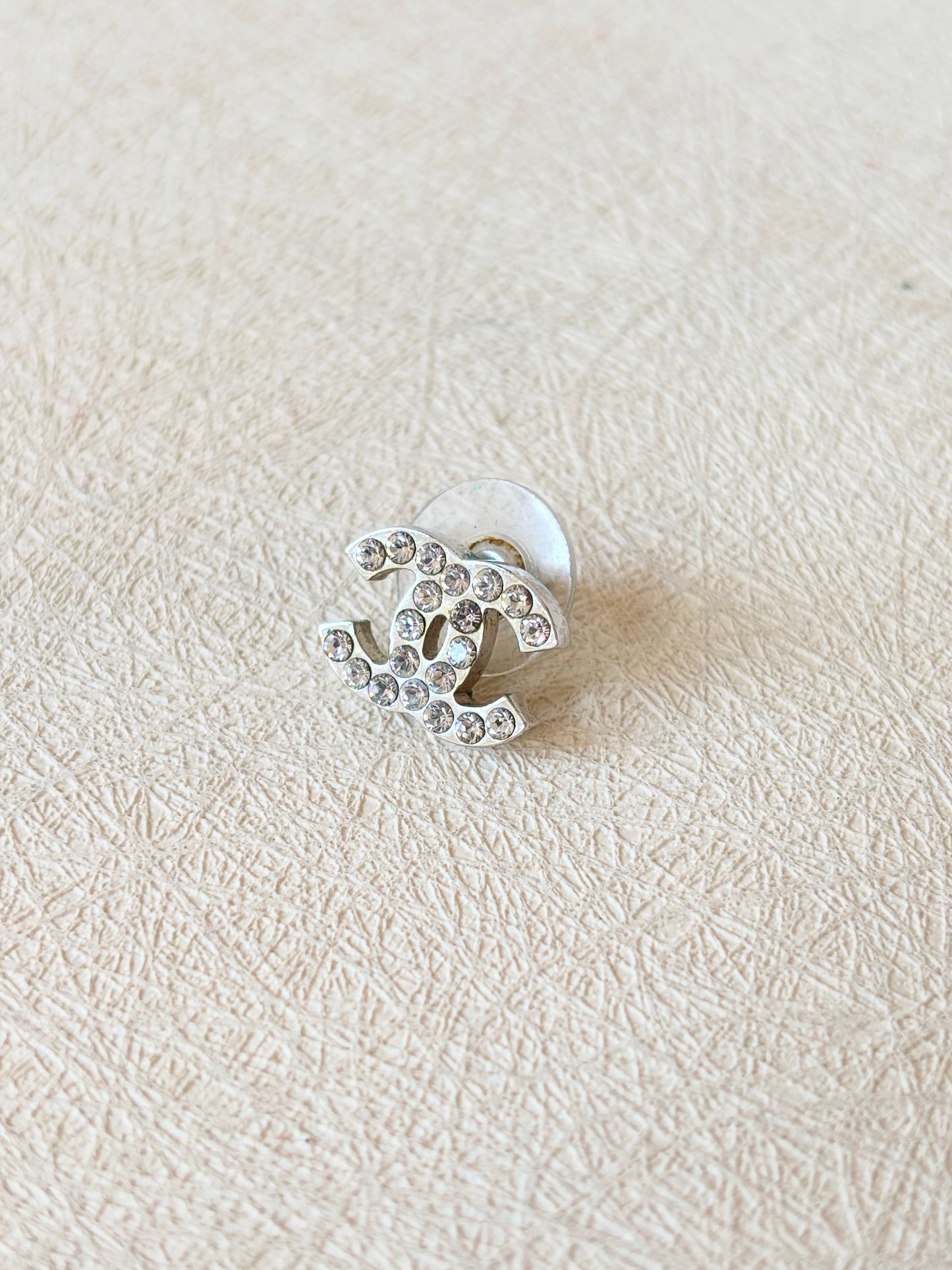 CHANEL Boucle d'oreille solitaire