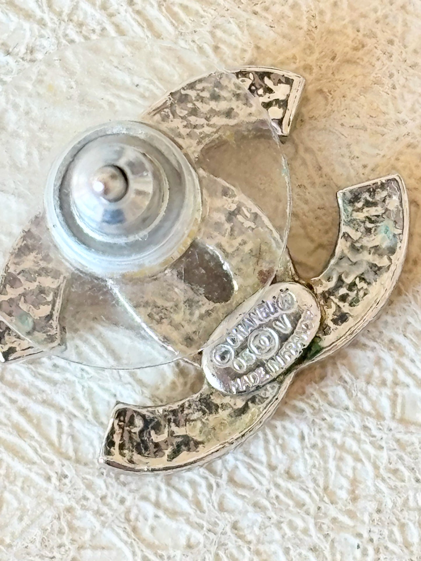 CHANEL Boucle d'oreille solitaire