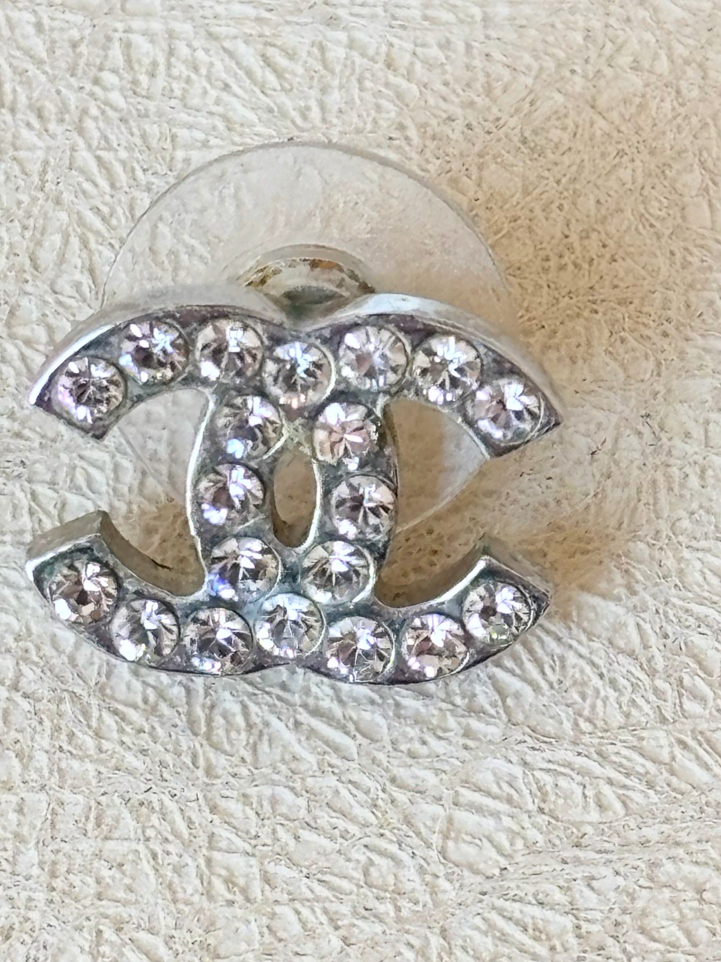 CHANEL Boucle d'oreille solitaire