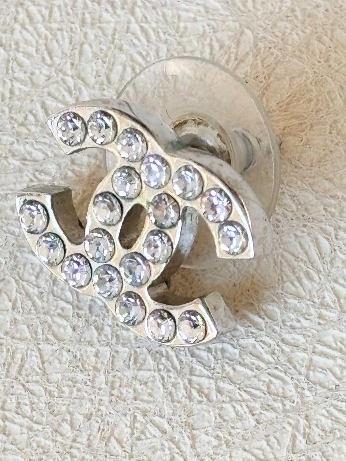 CHANEL Boucle d'oreille solitaire
