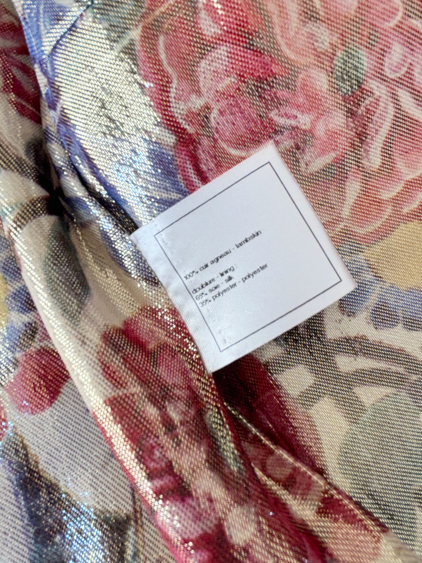 CHANEL Veste cuir et lamé or