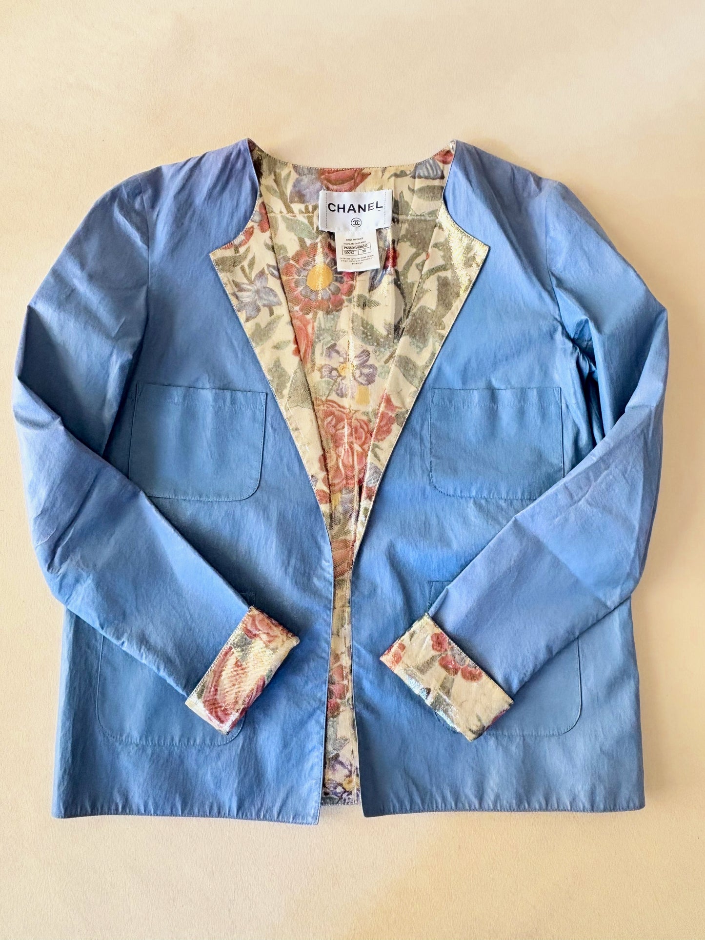 CHANEL Veste cuir et lamé or
