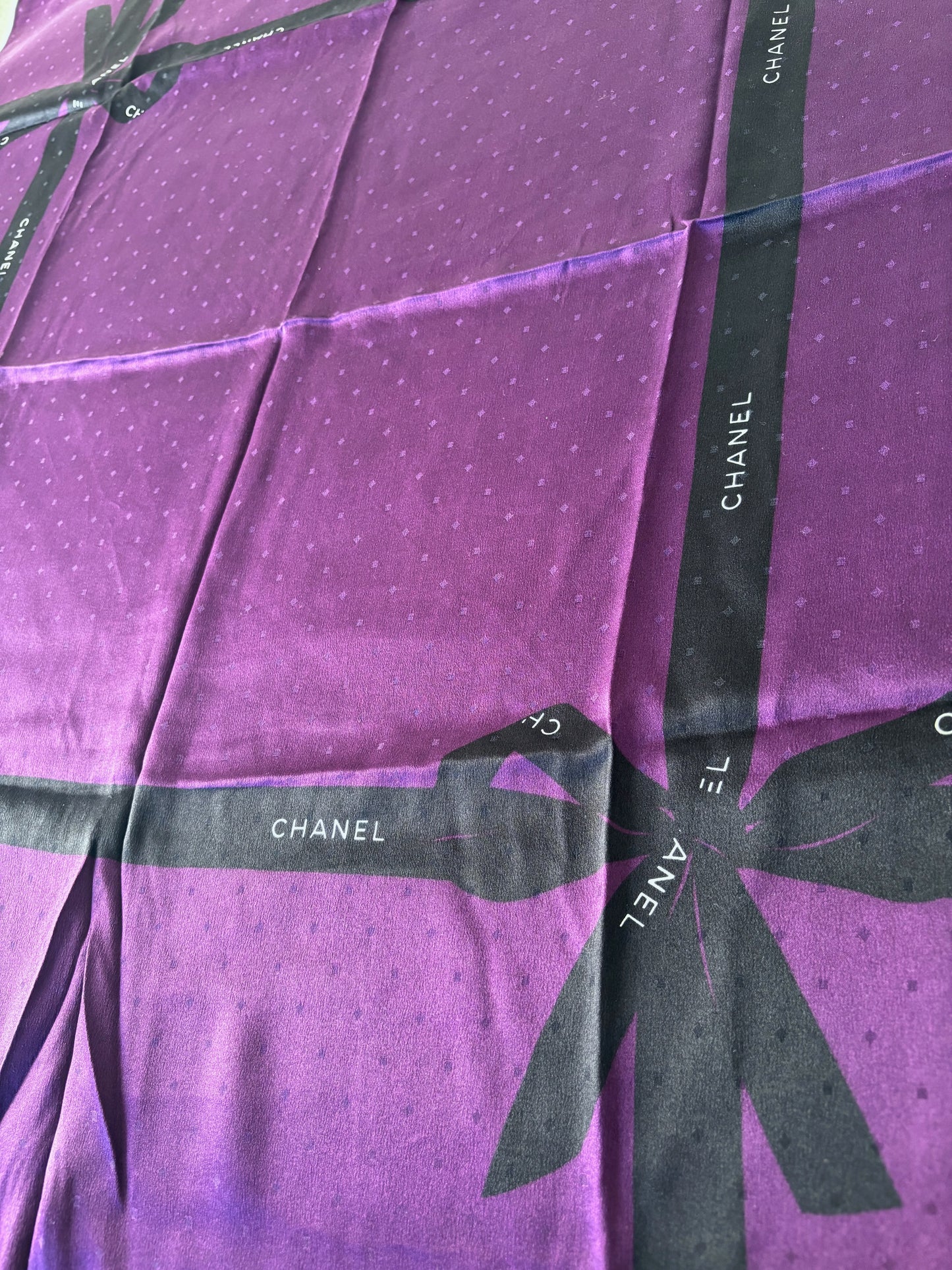 CHANEL Carré en soie