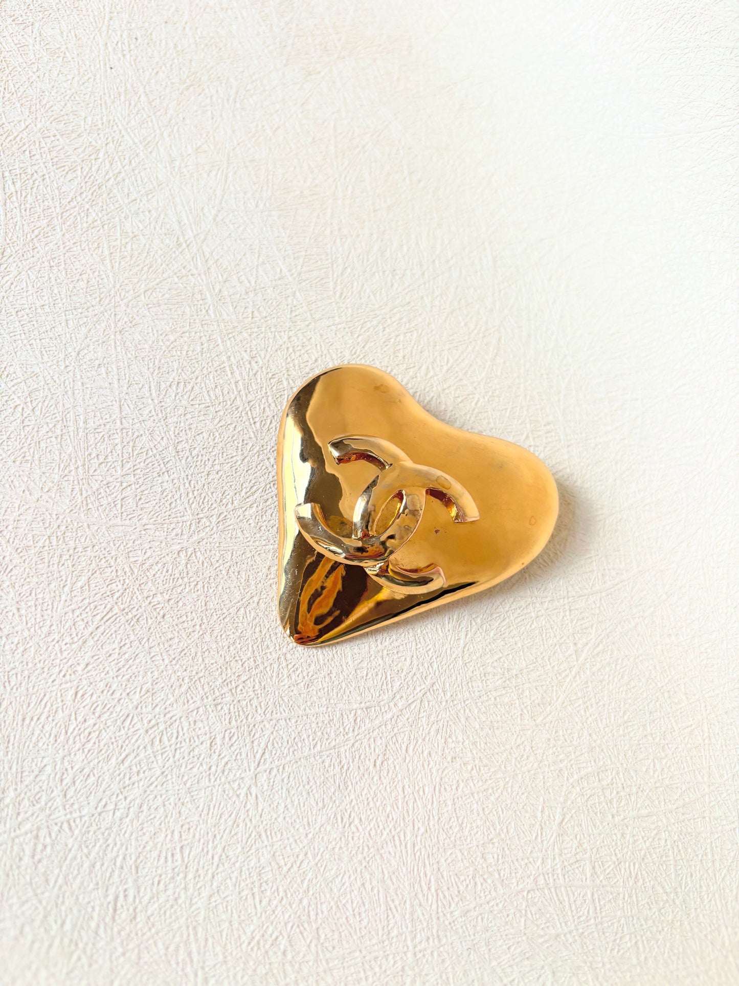 CHANEL Broche Coeur 1993