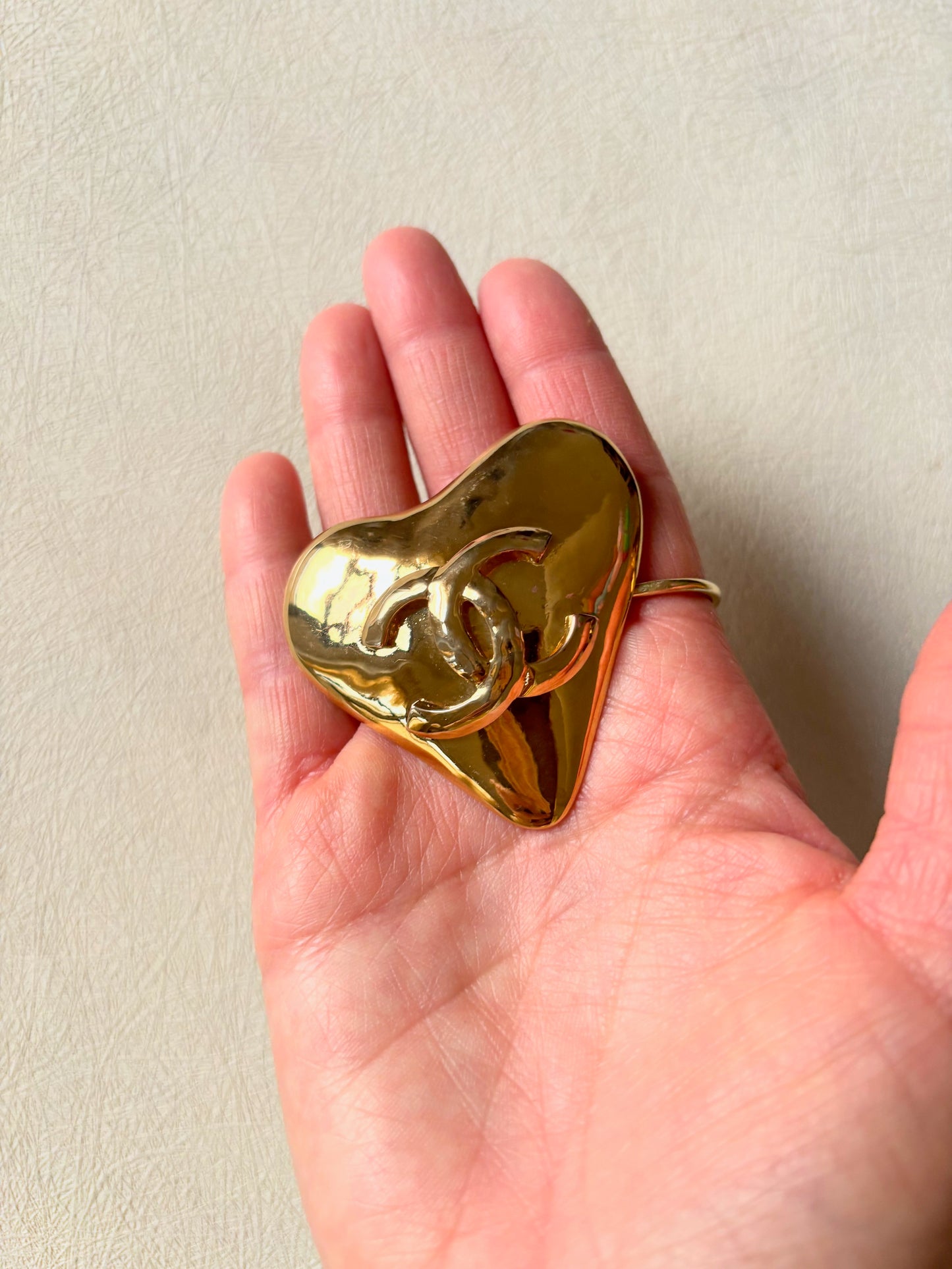 CHANEL Broche Coeur 1993