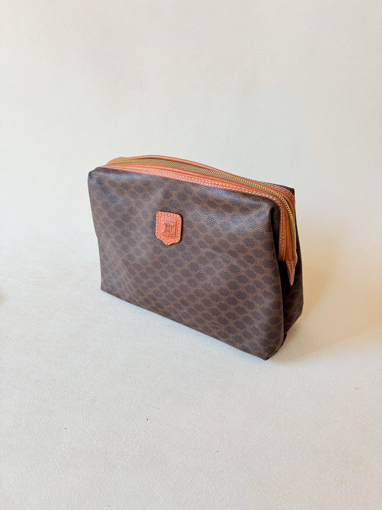 CÉLINE Pochette Triomphe