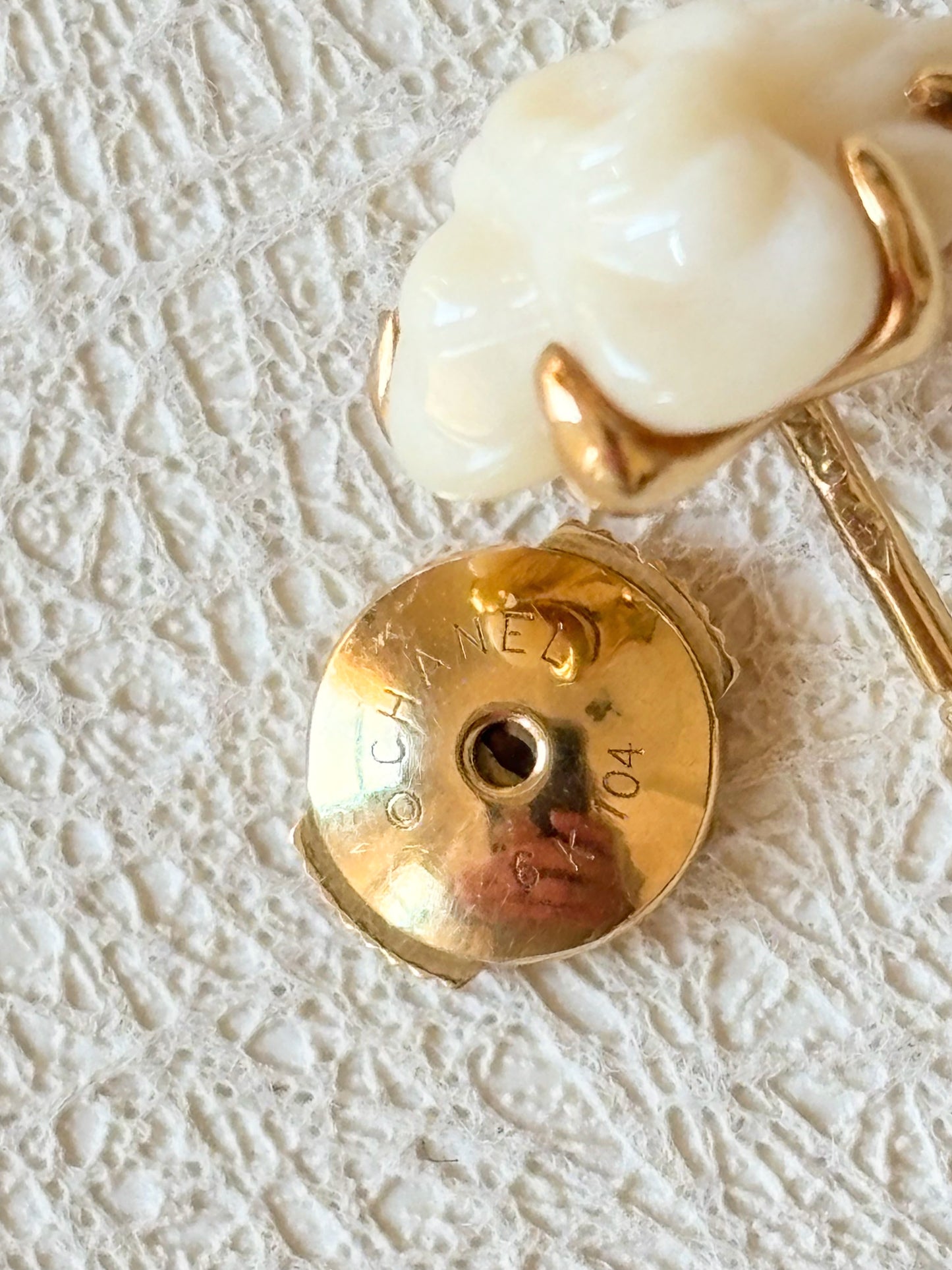 CHANEL Boucles d'oreilles Camélia