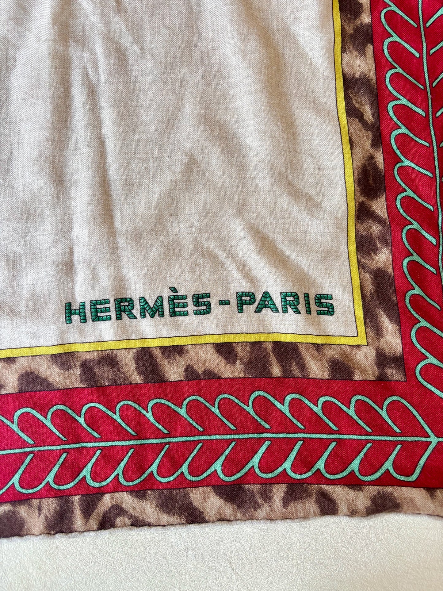 HERMÈS Châle 140