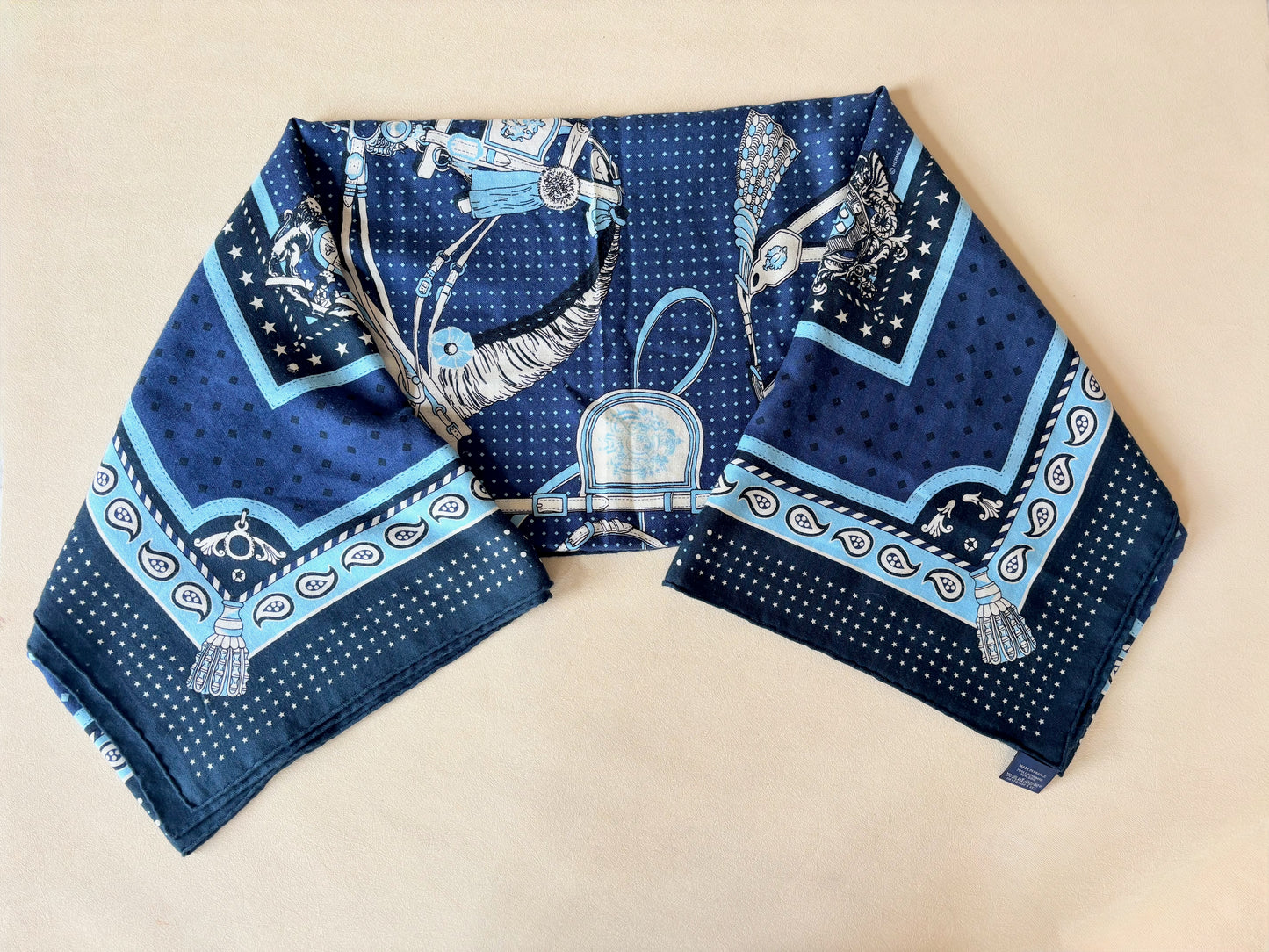 HERMÈS Châle Bandana 140