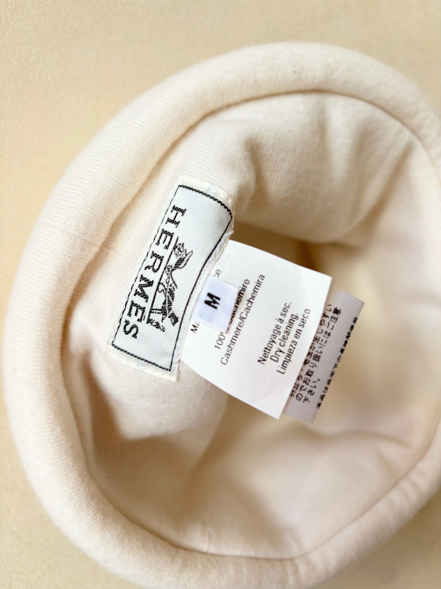 HERMÈS Bonnet Toque cachemire