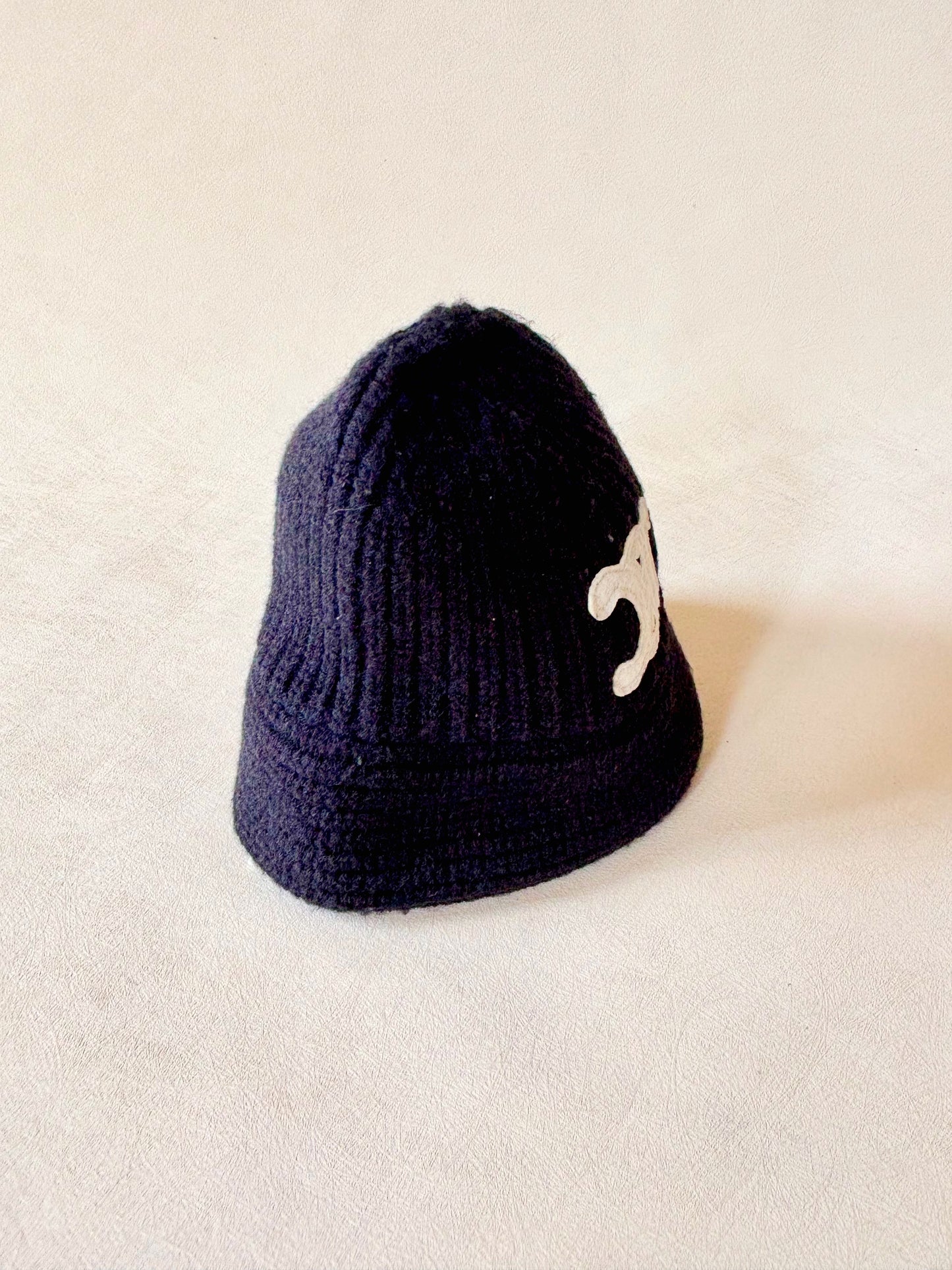 CÉLINE Bonnet cloche Triomphe