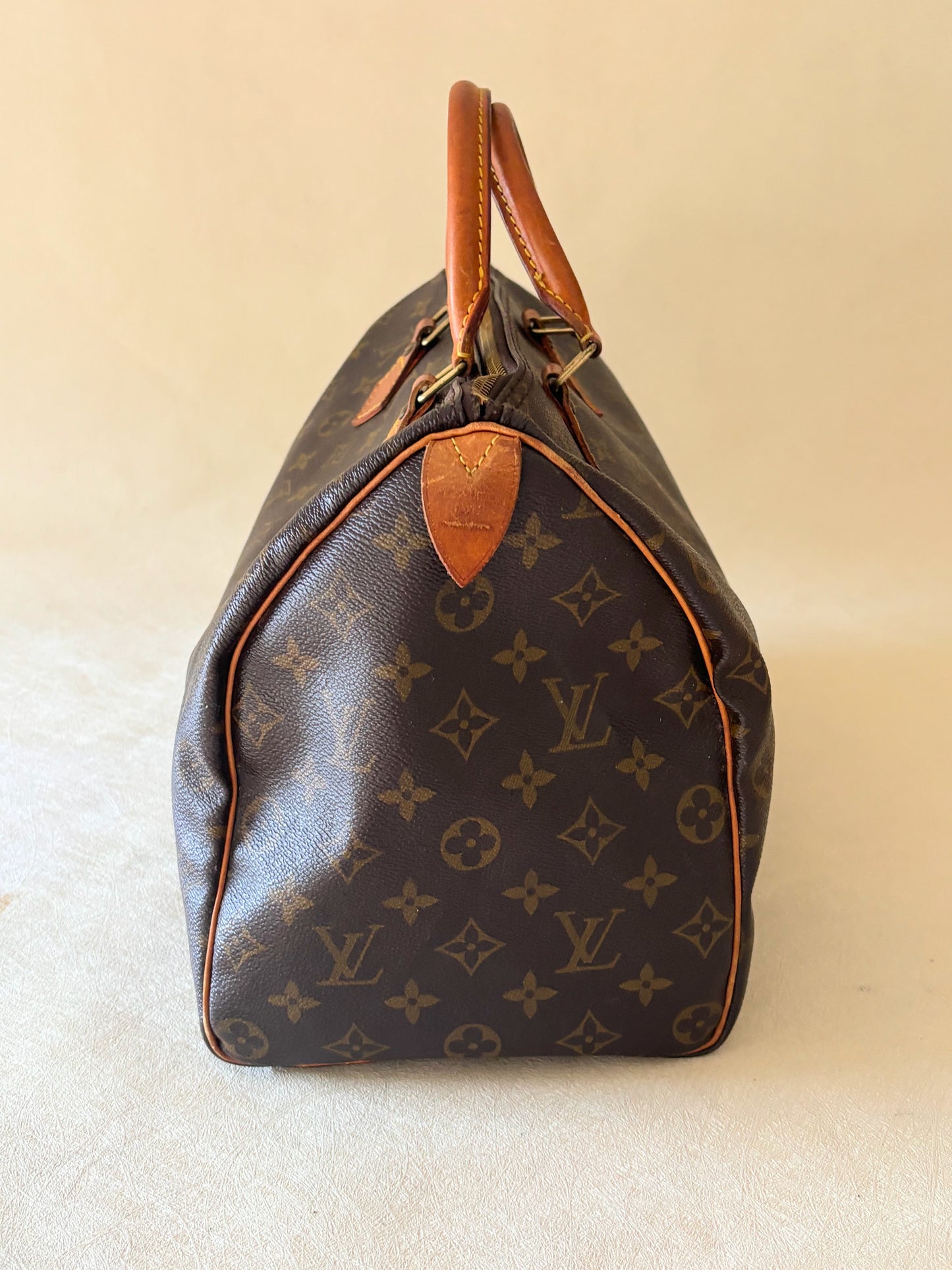 LOUIS VUITTON Speedy 35