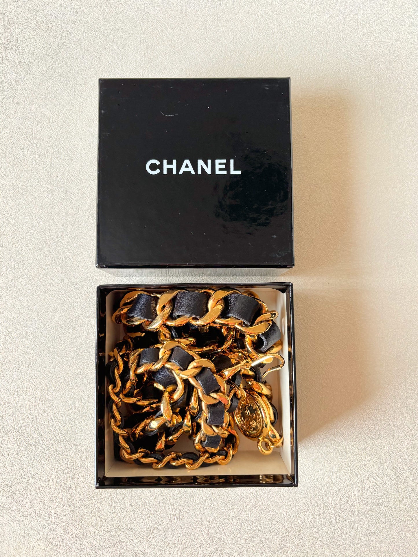 CHANEL Ceinture triple gros maillons