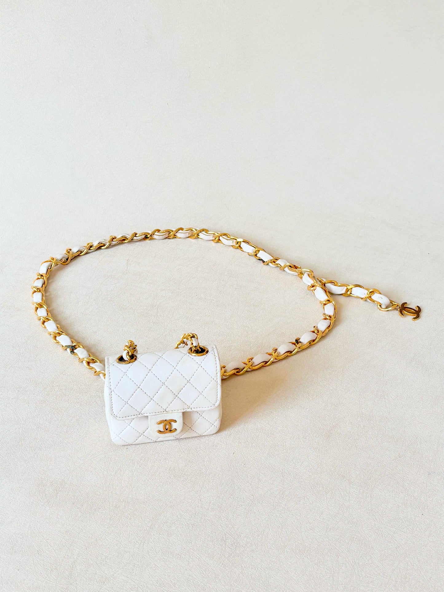 CHANEL Mini-sac Timeless et ceinture