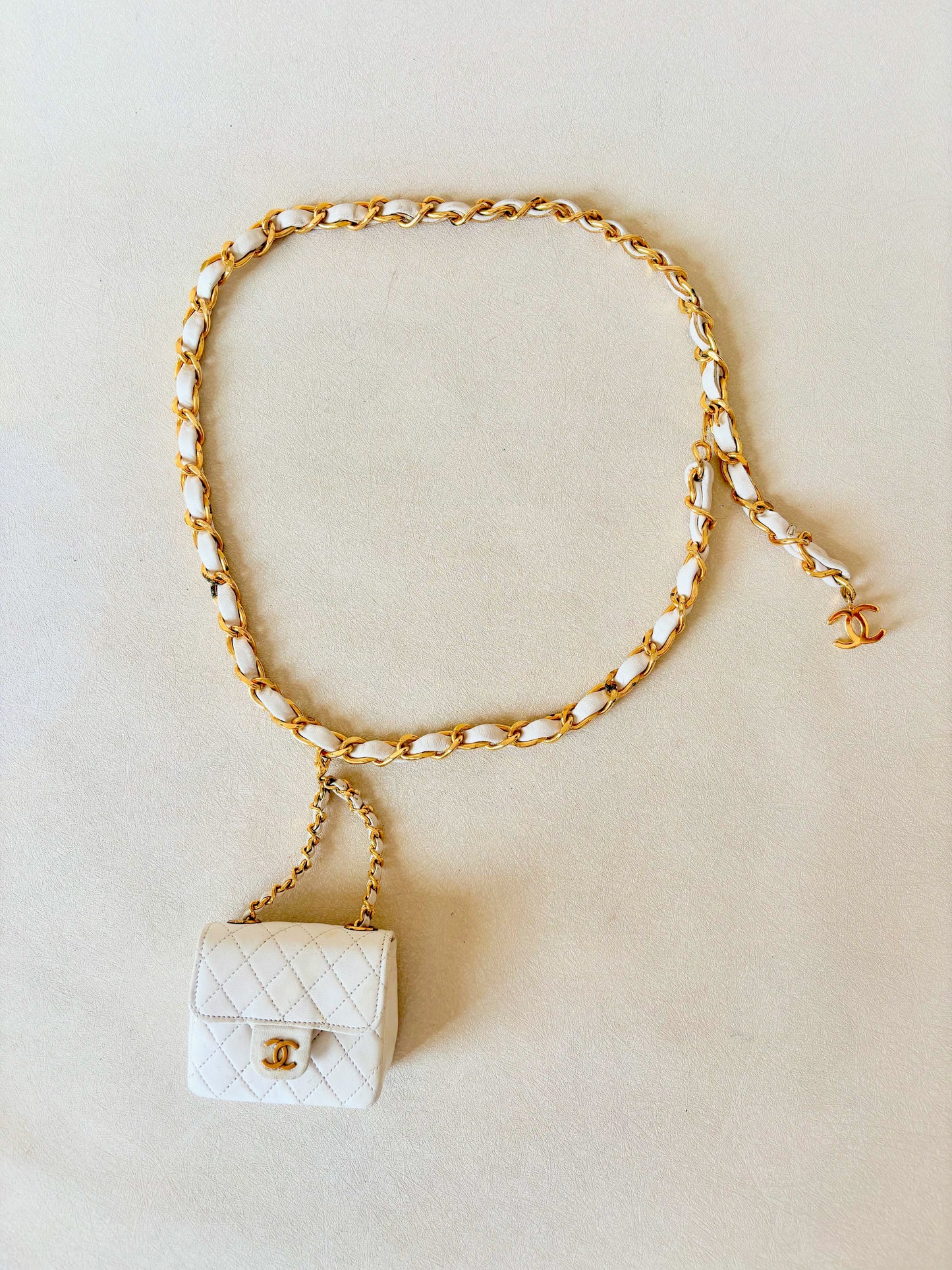 CHANEL Mini-sac Timeless et ceinture