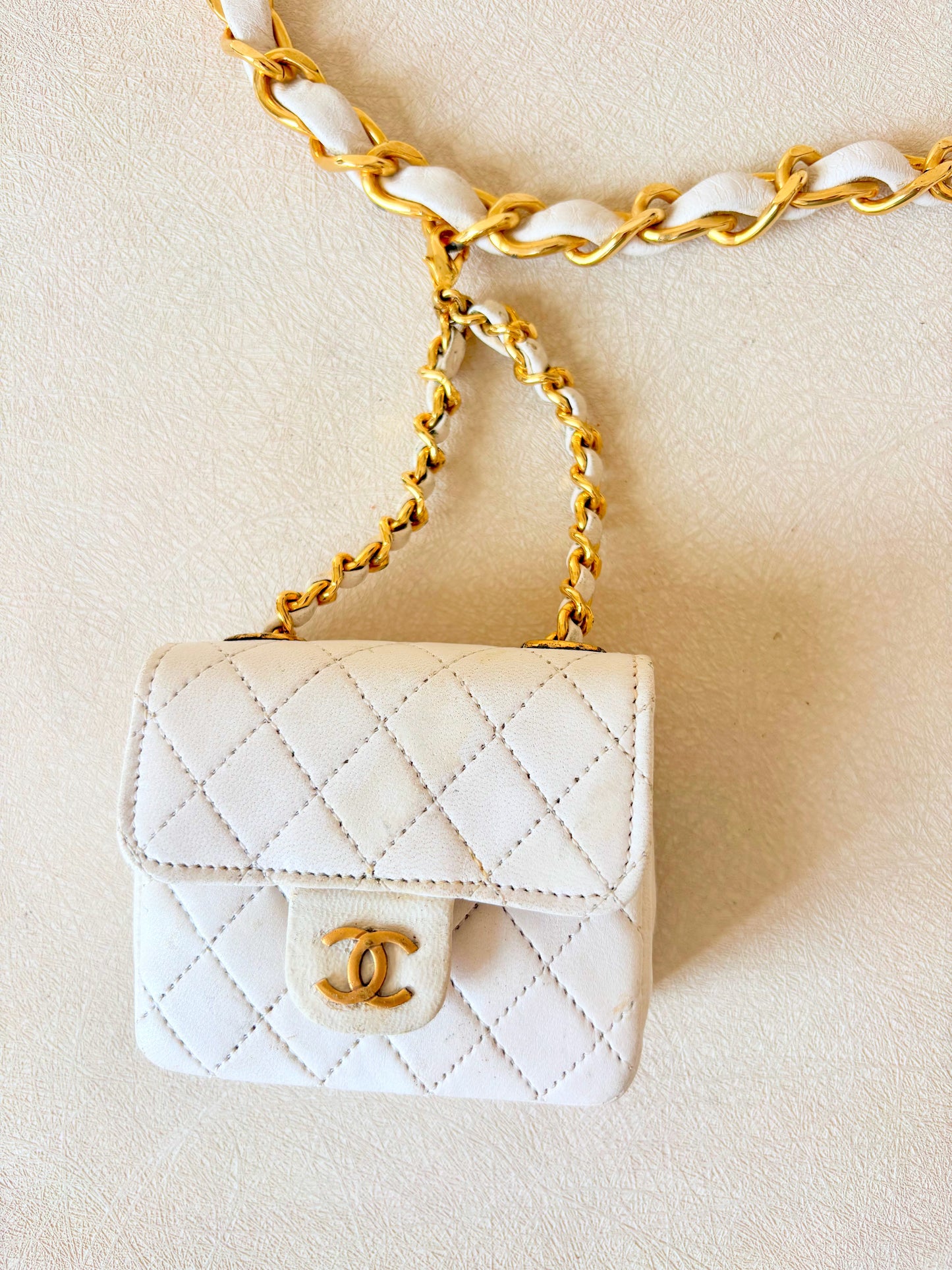 CHANEL Mini-sac Timeless et ceinture