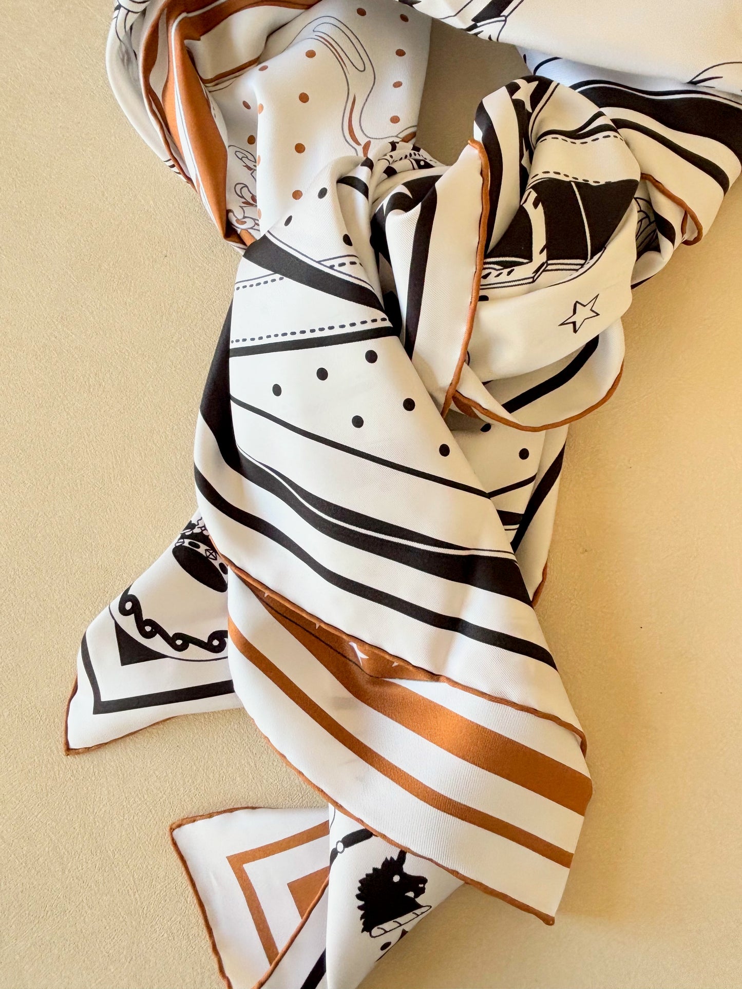 HERMÈS Carré 140 Bandana