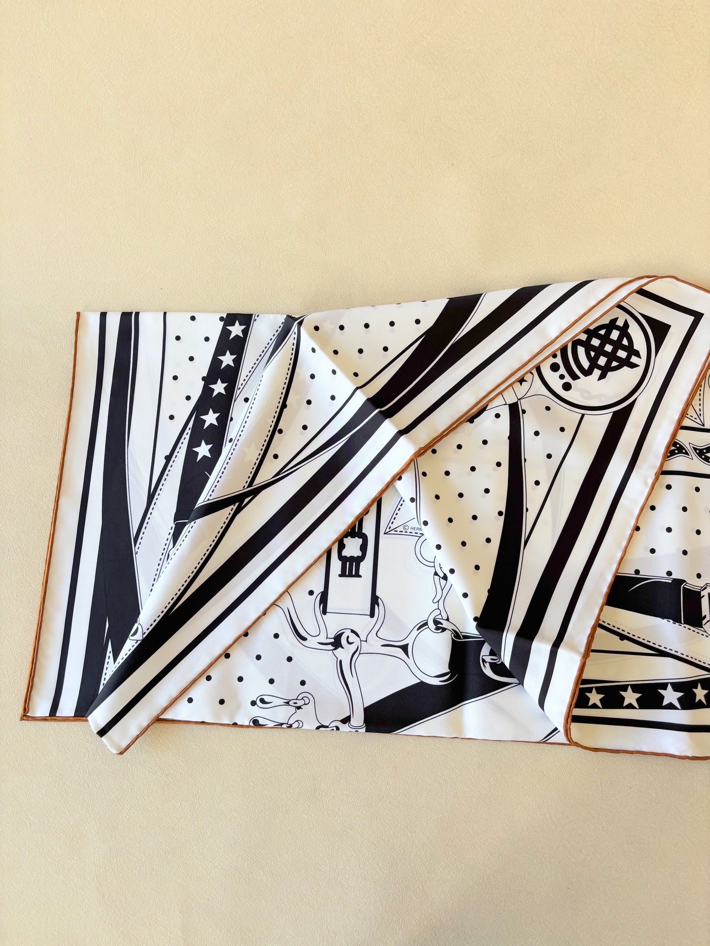 HERMÈS Carré 140 Bandana