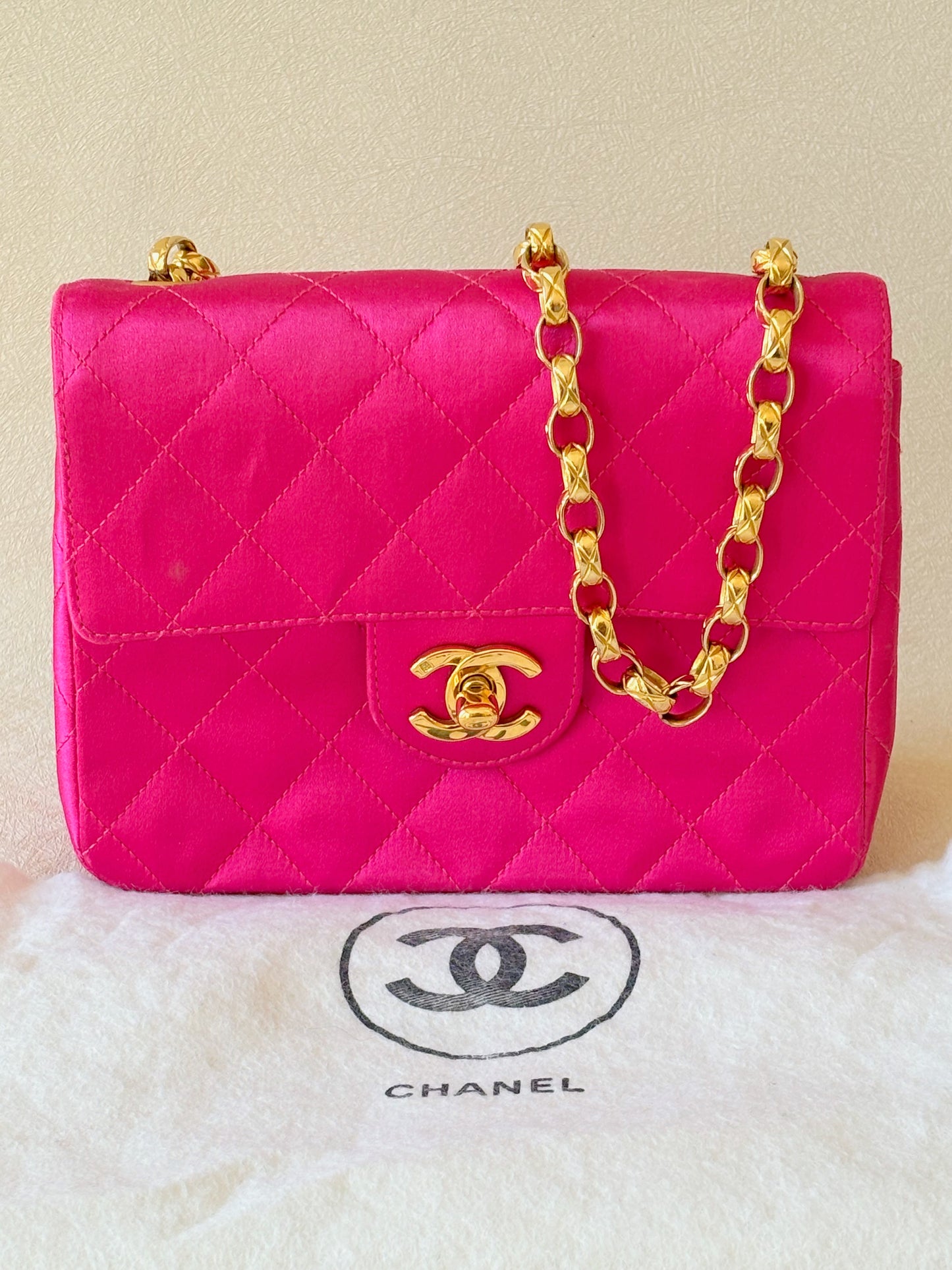 CHANEL Sac Timeless Satin