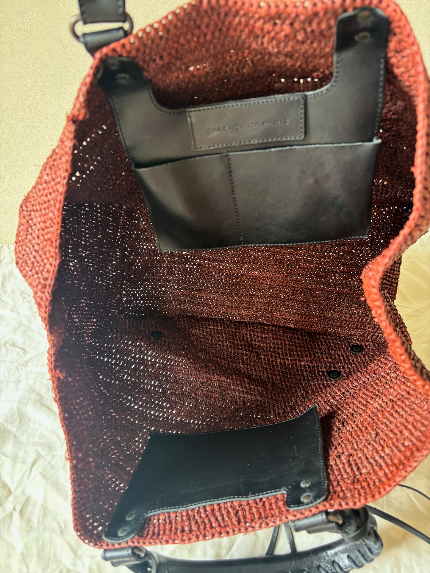 BALENCIAGA Panier en raphia