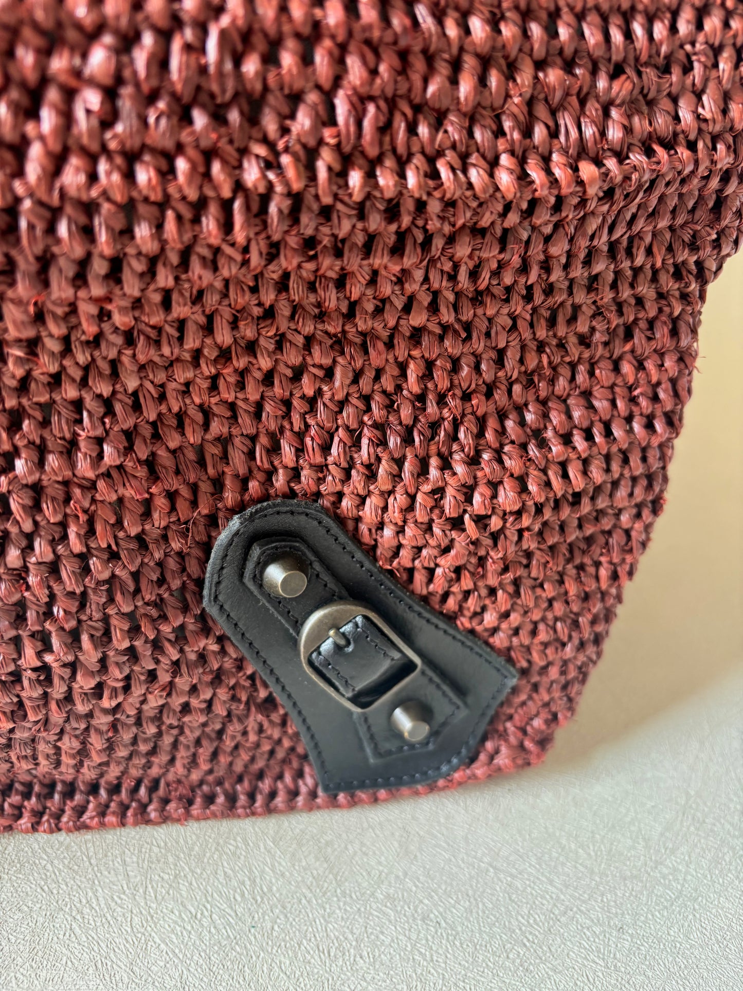 BALENCIAGA Panier en raphia