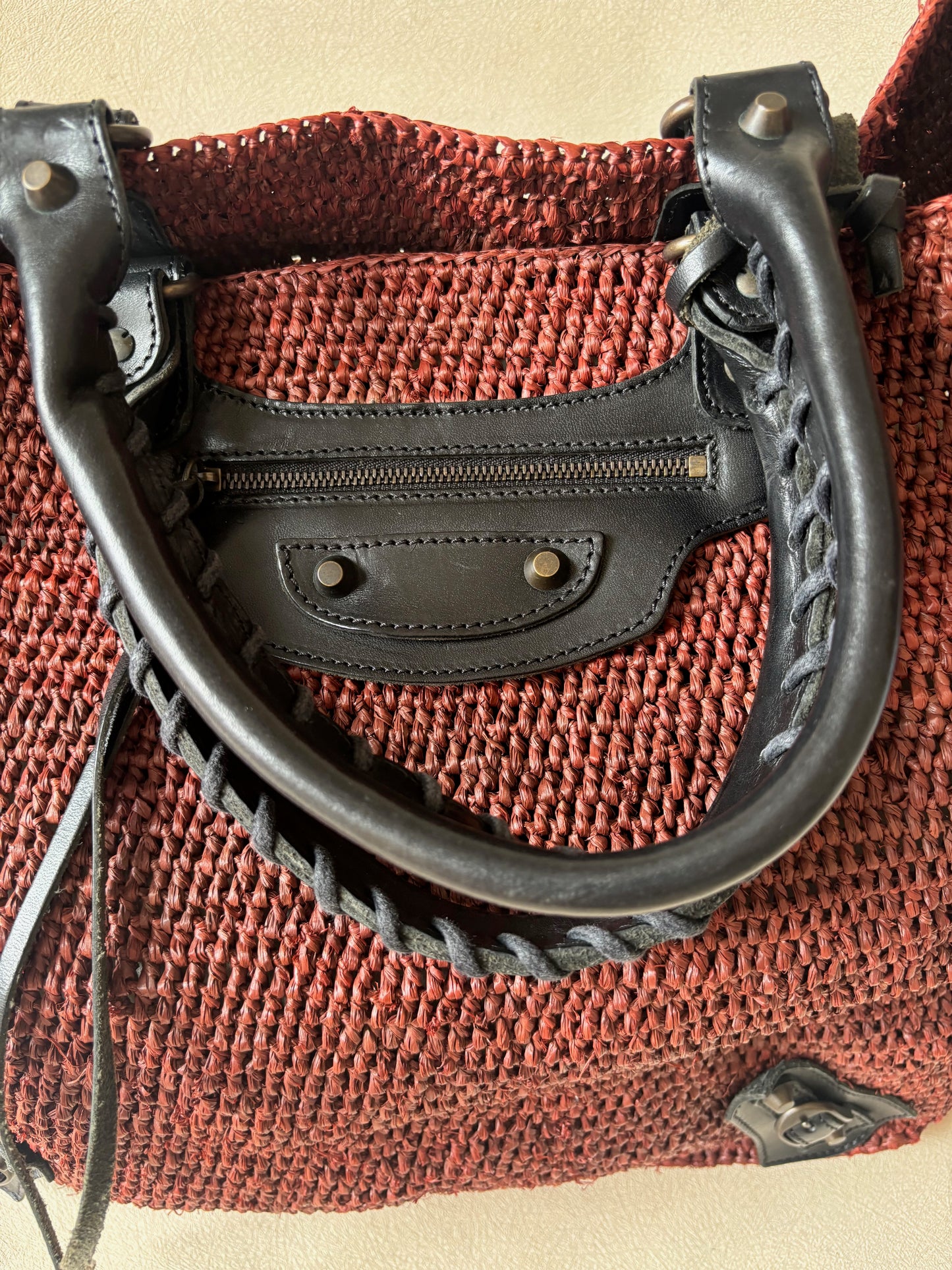 BALENCIAGA Panier en raphia