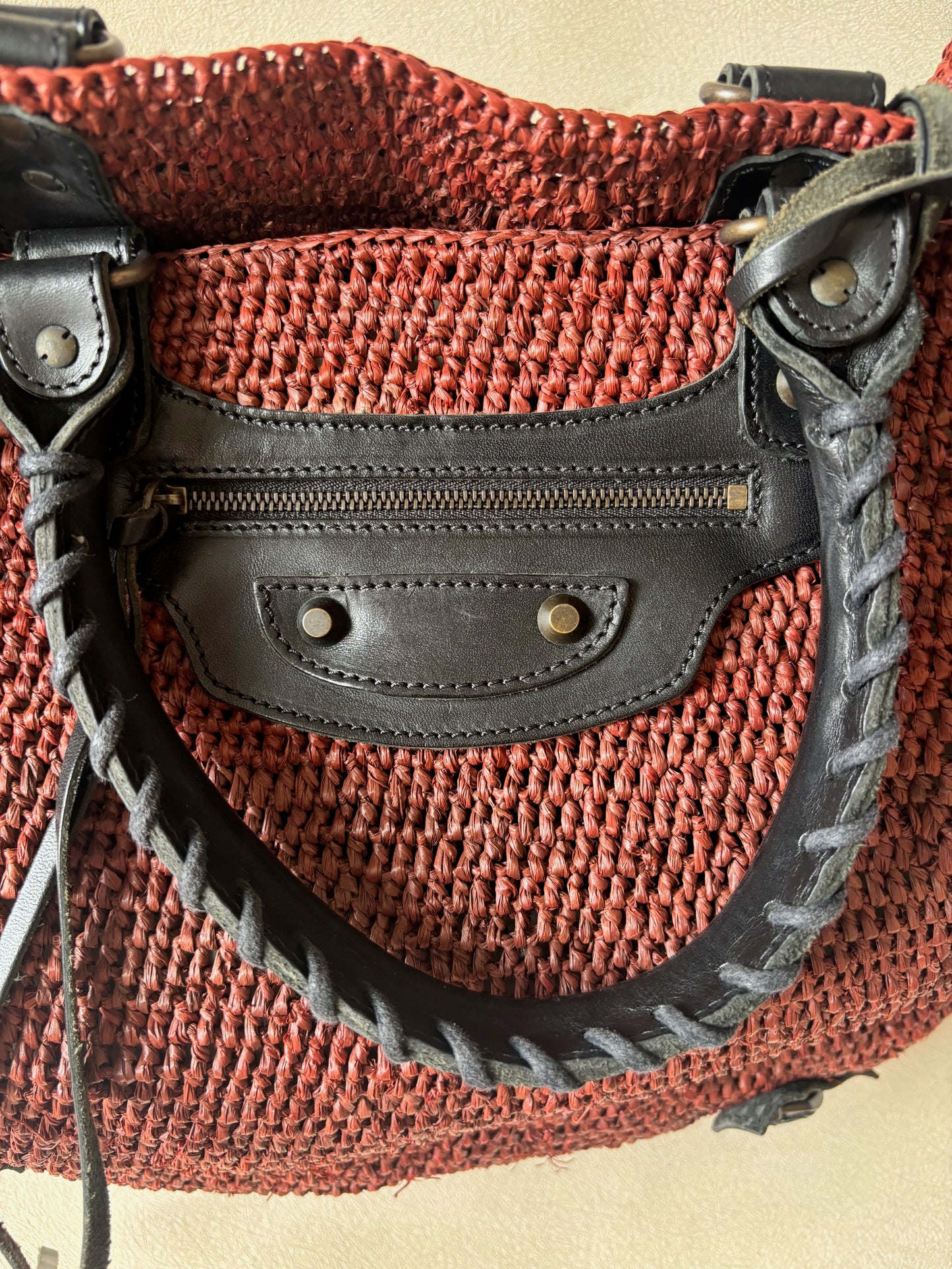 BALENCIAGA Panier en raphia