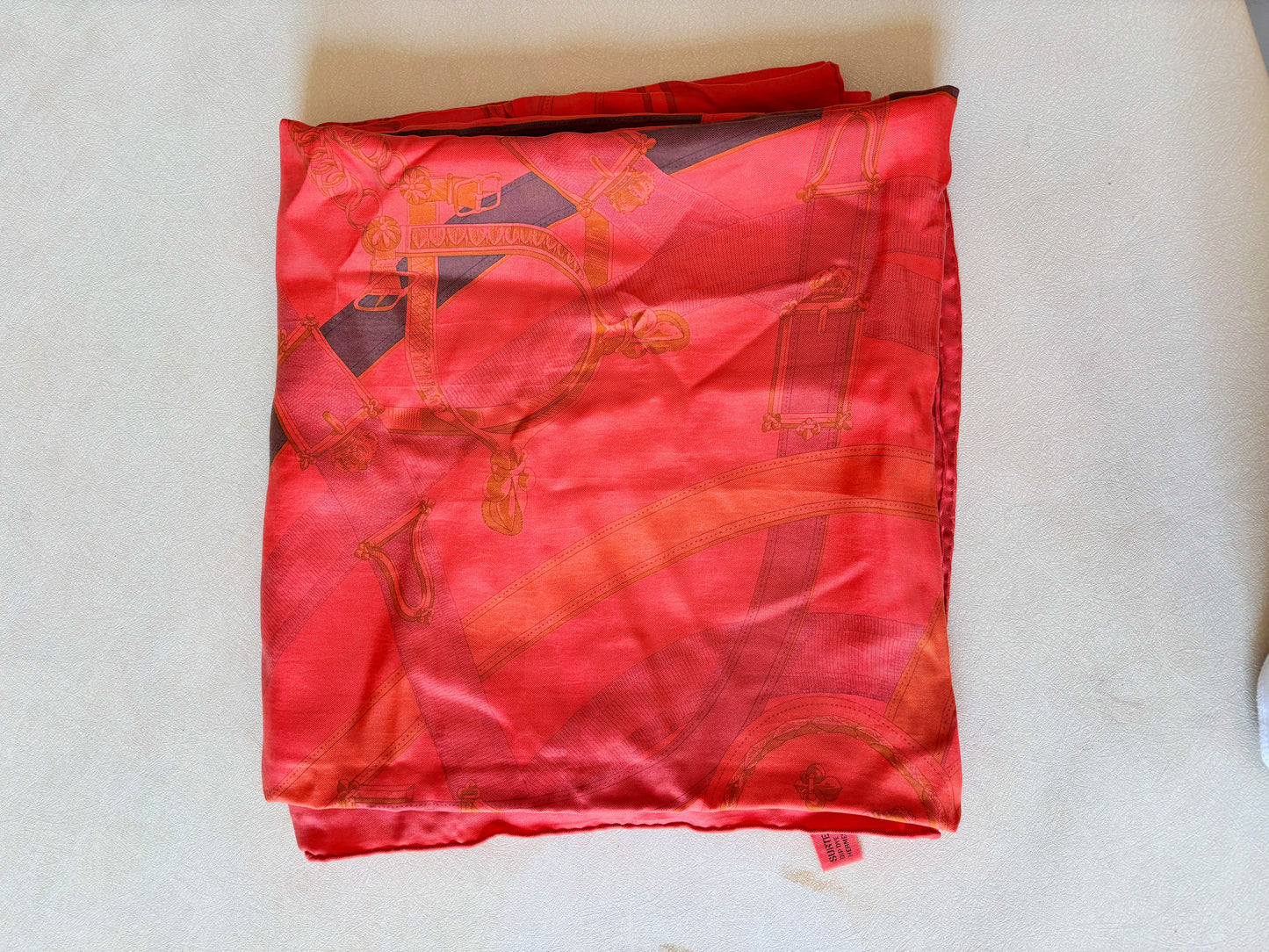 HERMÈS Carré Géant Surteint