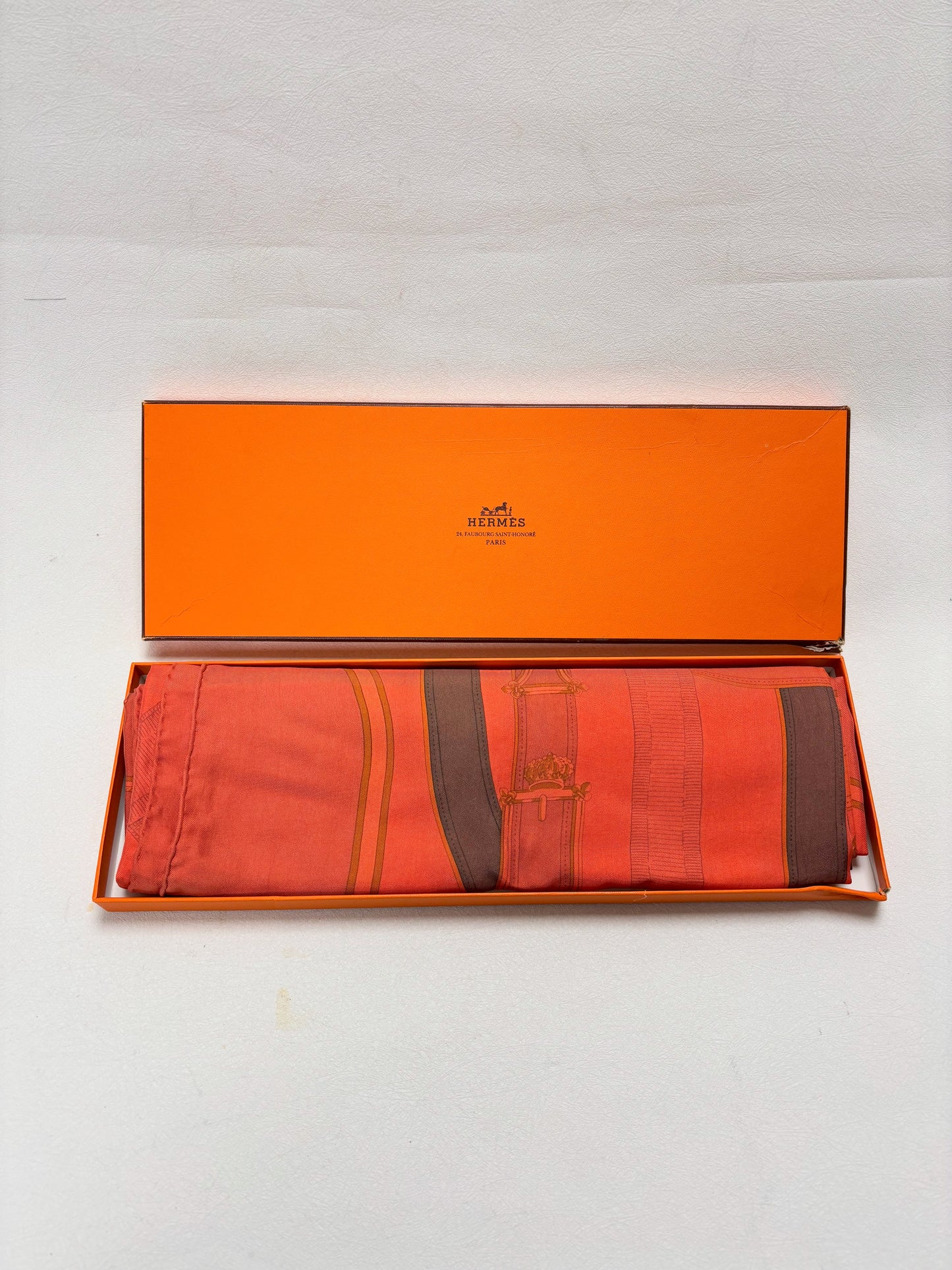 HERMÈS Carré Géant Surteint