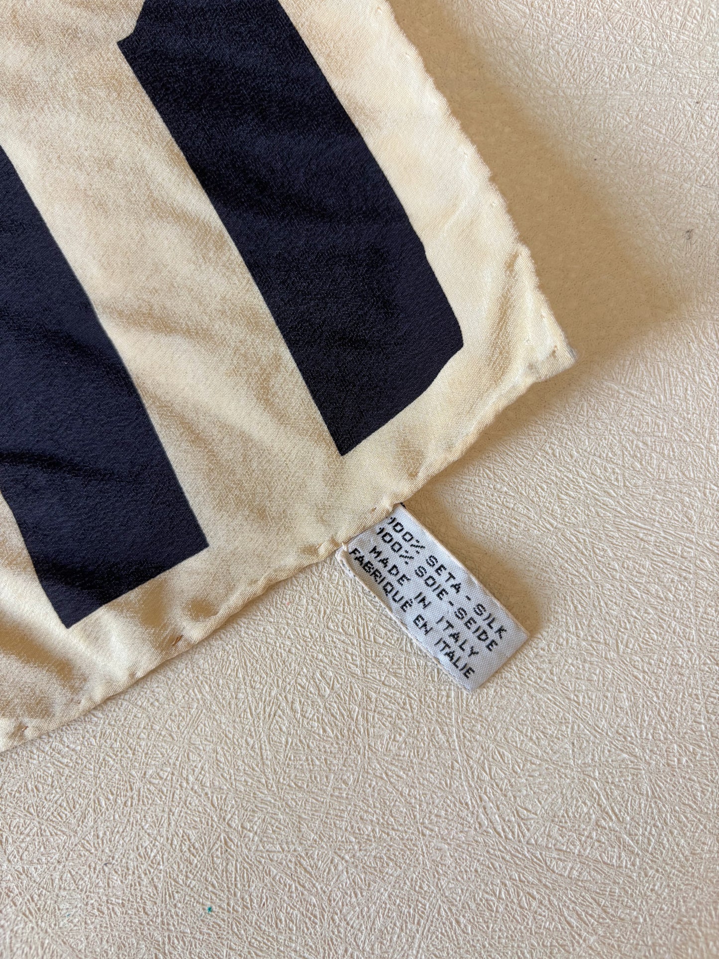 CHANEL Carré en soie