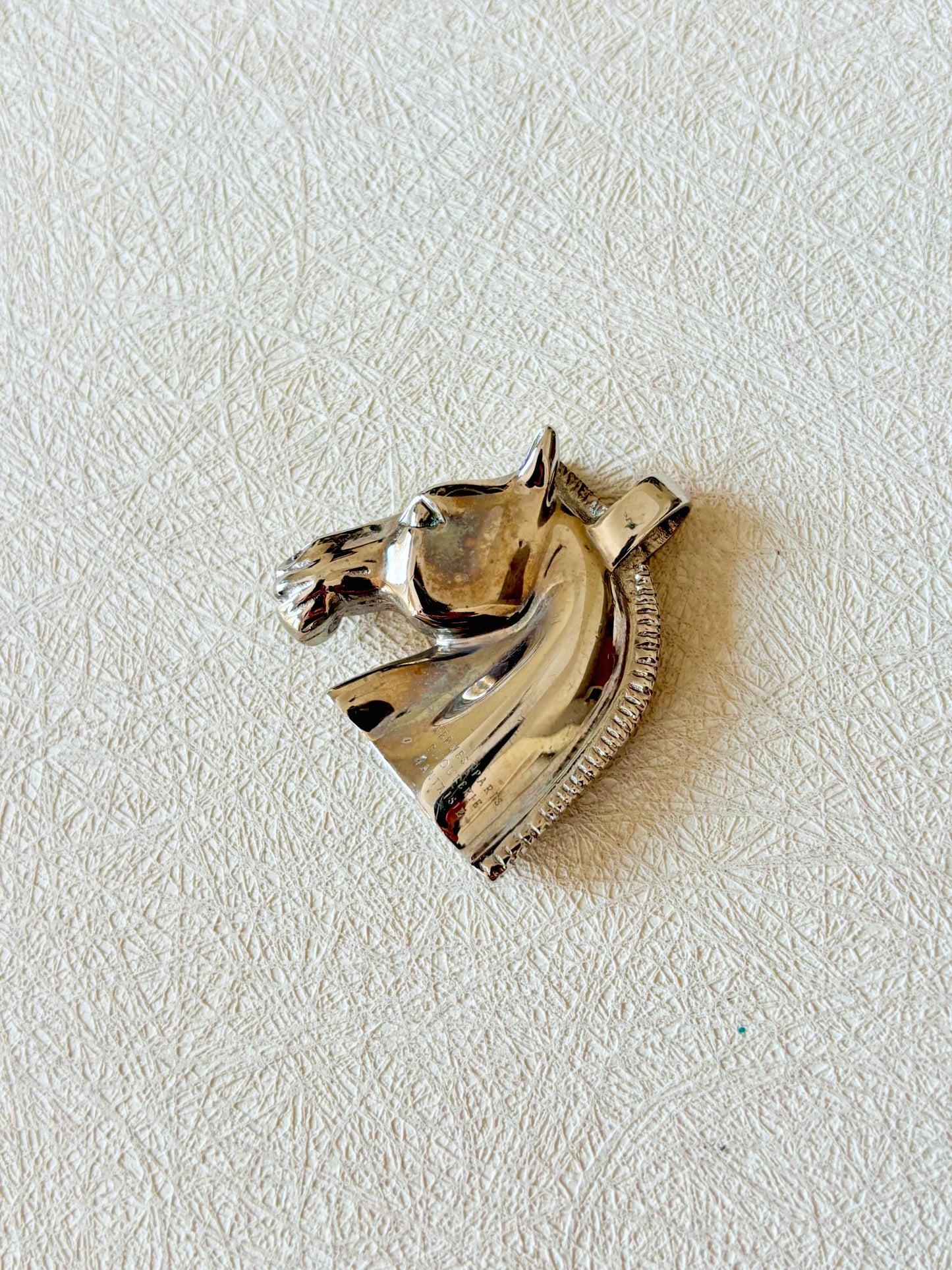 HERMÈS Pendentif Cheval