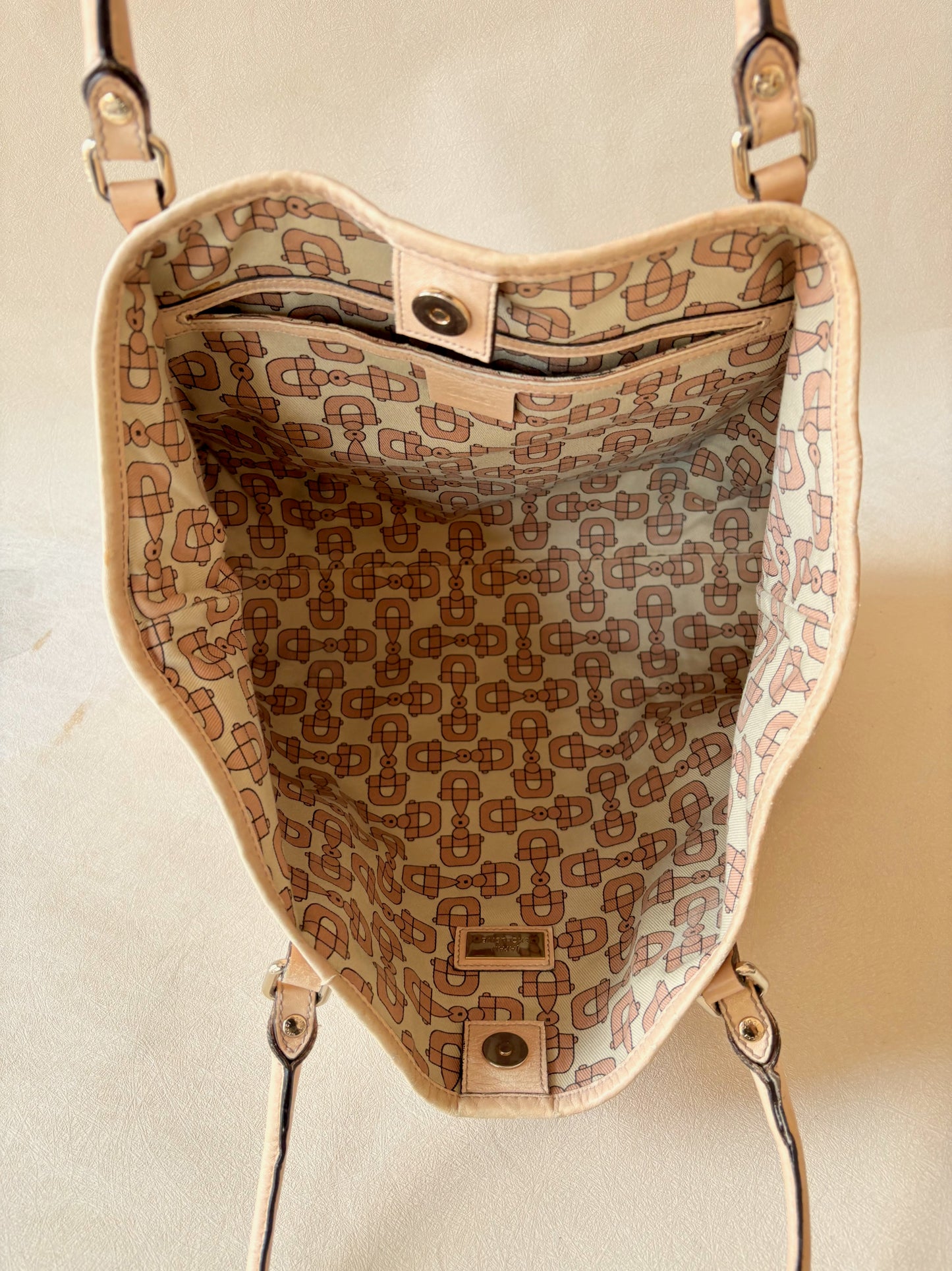 GUCCI Sac Cabas Guccissima