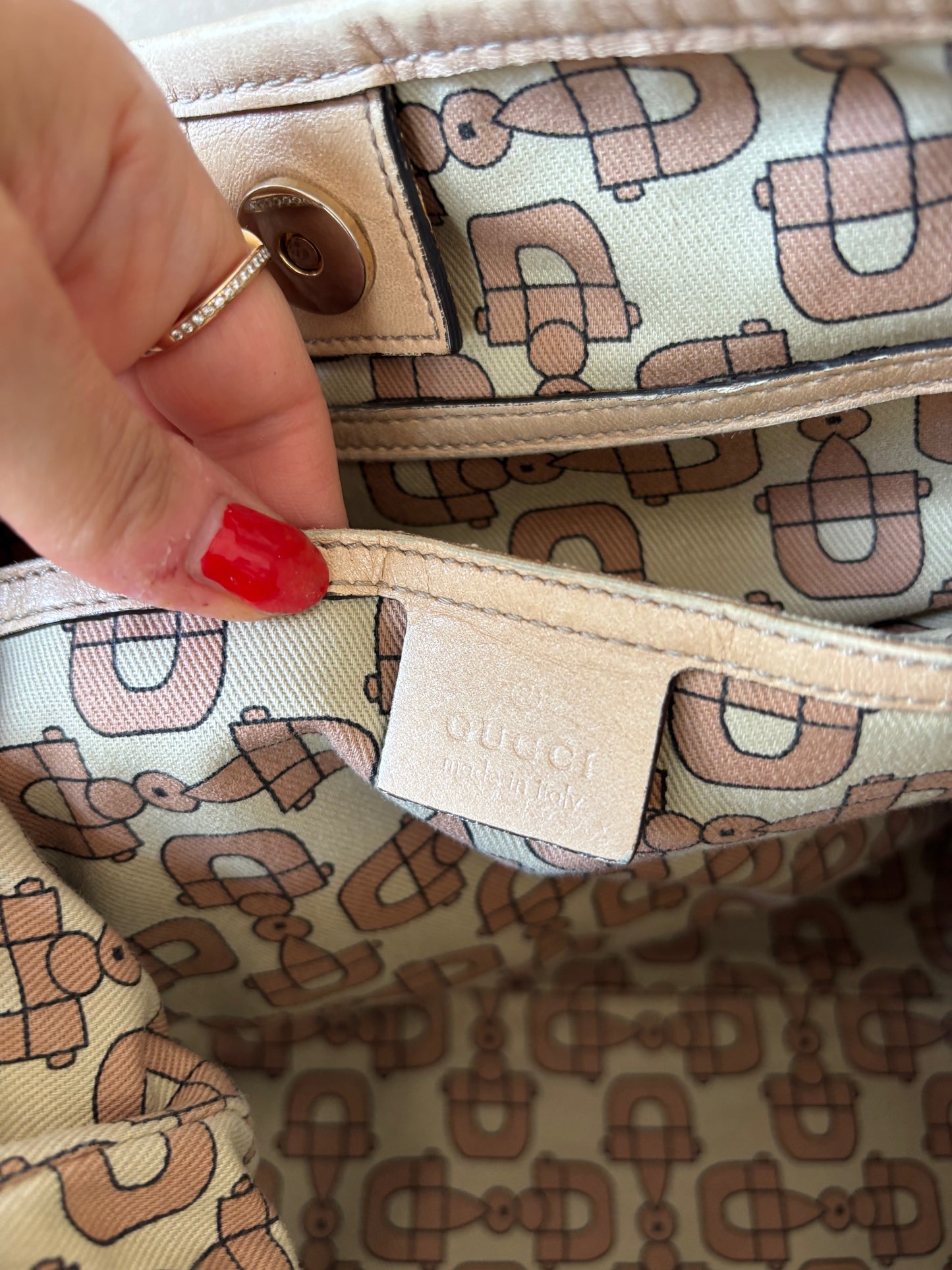 GUCCI Sac Cabas Guccissima