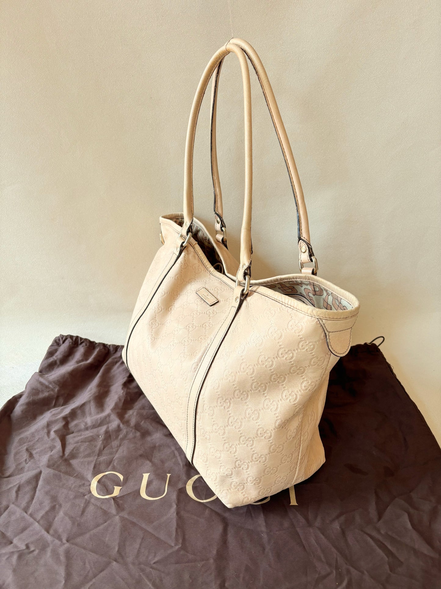 GUCCI Sac Cabas Guccissima