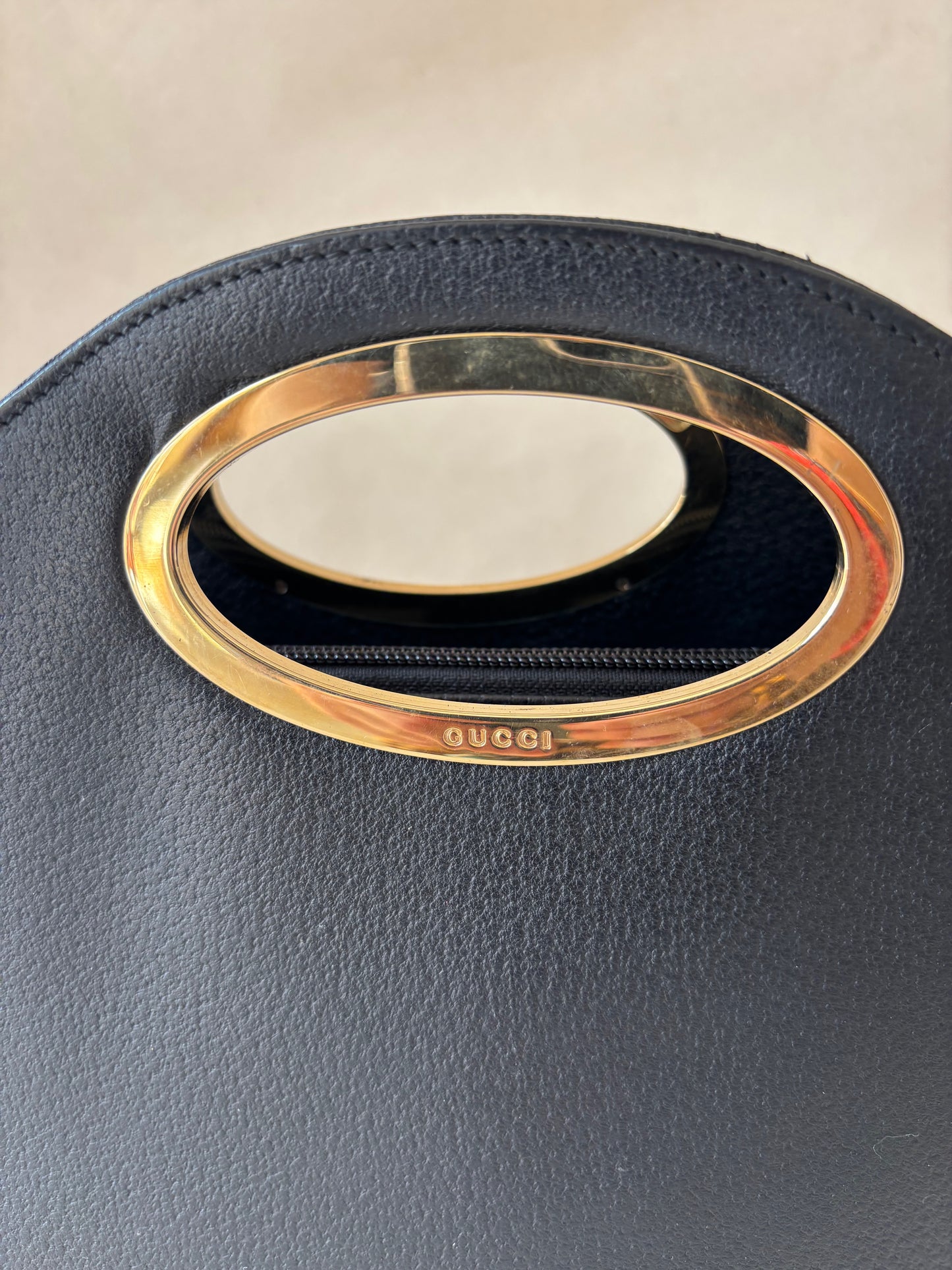 GUCCI Sac en cuir noir